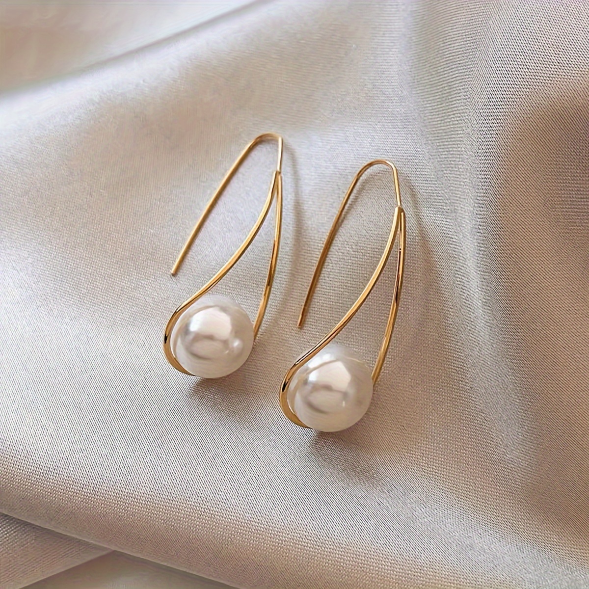 

Delicate Geometric Water Drop With Imitation Pearl Design Hoop Earrings Copper Jewelry Elegant Leisure Style For Women Dating Earrings