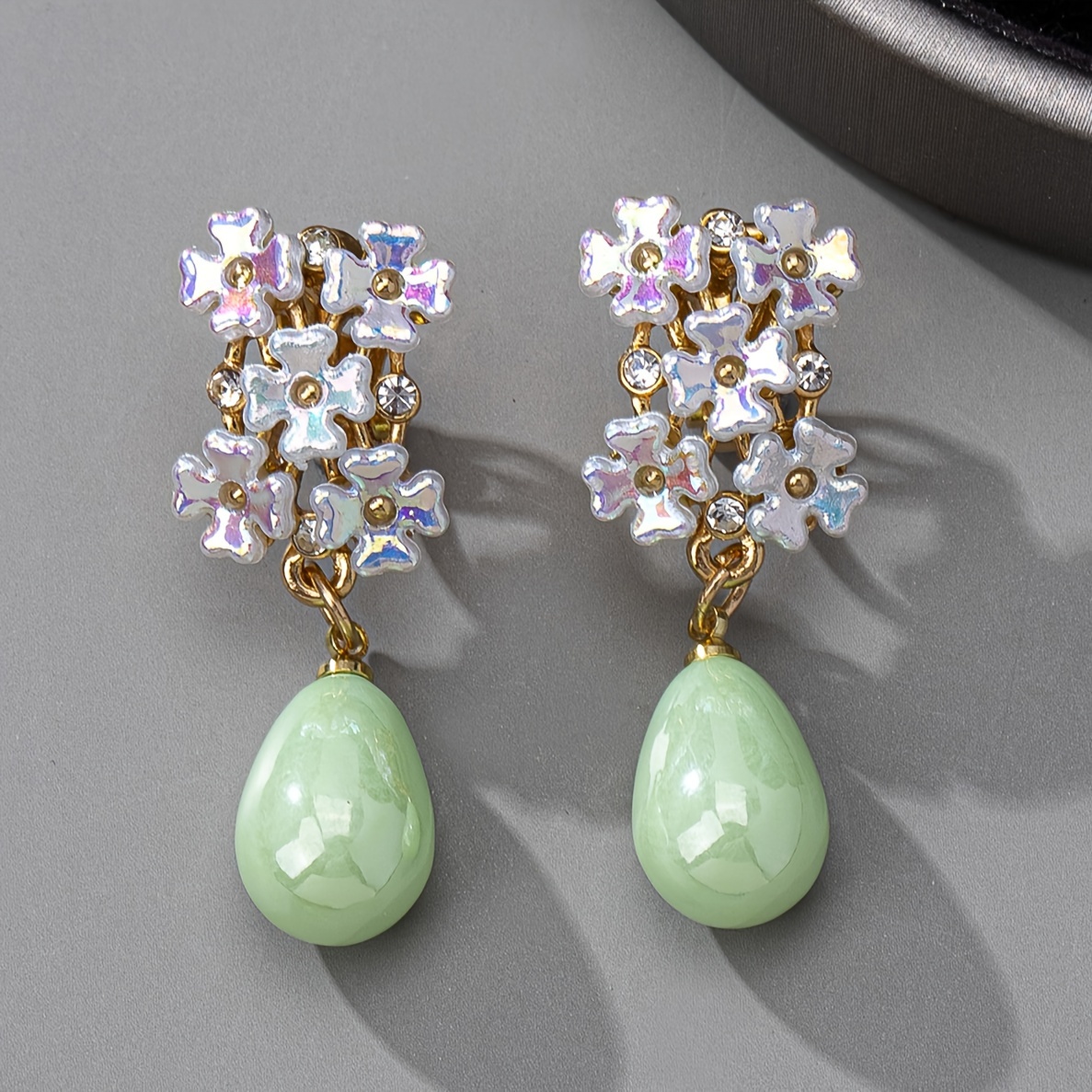 

Elegant Clip-on Earrings For Women, Flower Design With Faux Pearl Drop, Ideal For Parties, Weddings, Business, And Everyday Wear