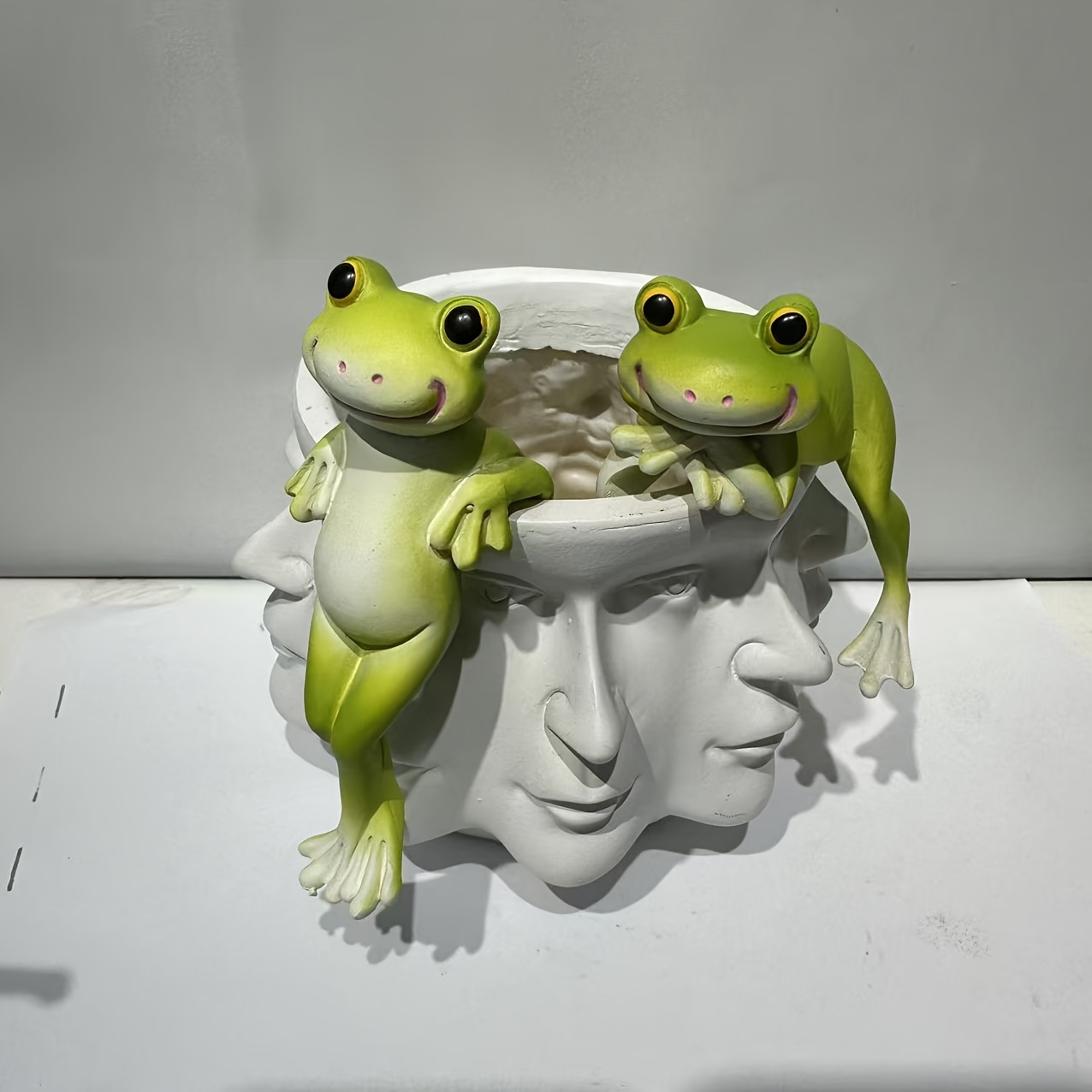 TEMU 2pcs Creative Resin Frog Planter Hanging Ornament, Glass Fish Tank Decoration, Outdoor Courtyard Garden Potted Plant Hanging Gift, Handmade With