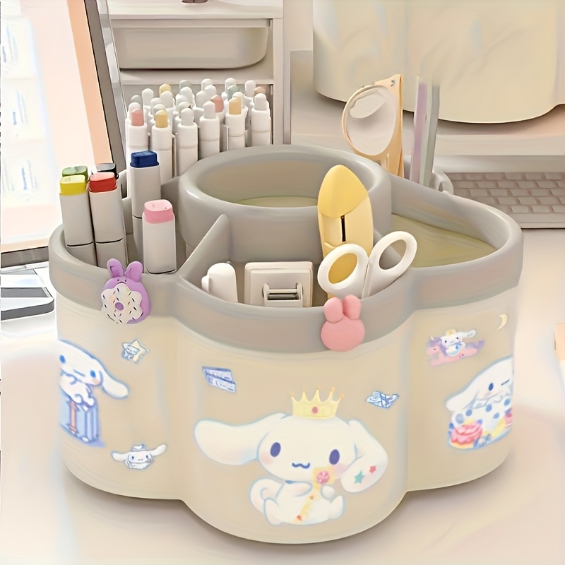 

A Sanrio Cartoon 360-degree Rotating Pen Holder Storage Box, Multifunctional And Large Capacity, Suitable For Office Desks, Makeup Brushes, Student Supplies, And Home Stationery Organization.