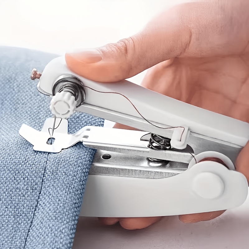 4pcs Portable Manual Mini Sewing Kit with Accessories