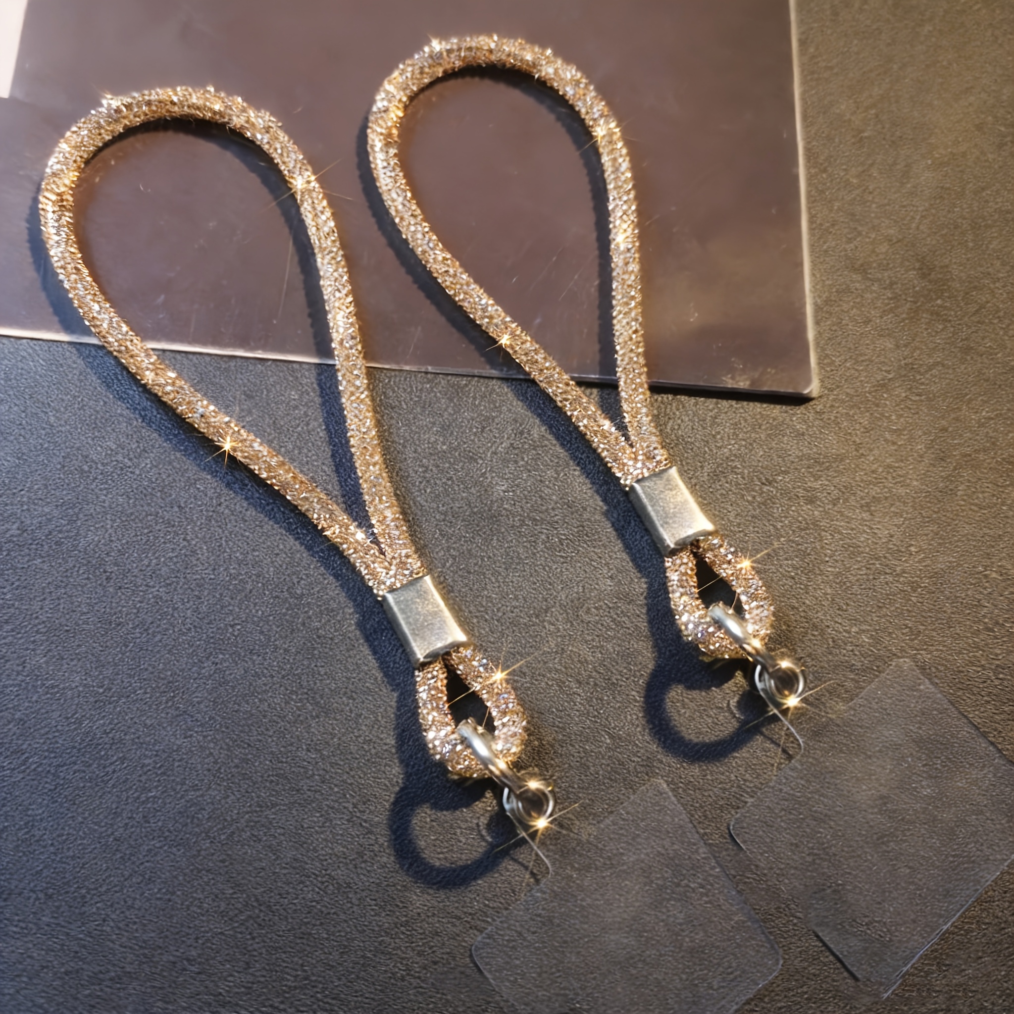 TEMU Set pezzi//Stile : 2 ciondoli per telefono + 2 clip per telefono, Cordino per telefono completamente con strass/Cinturino da polso per telefono