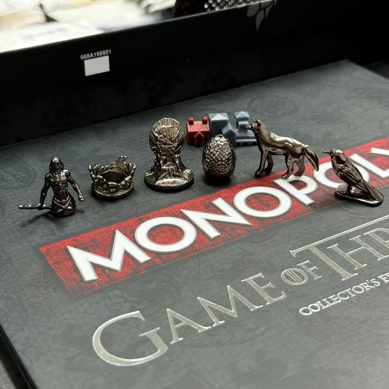 Hasbro Game Of Thrones Monopoly Deluxe Editie Premium Bordspel, Wit Zwart Grijs PVC, Geen Batterijen Nodig, voor Feesten en Evenementen