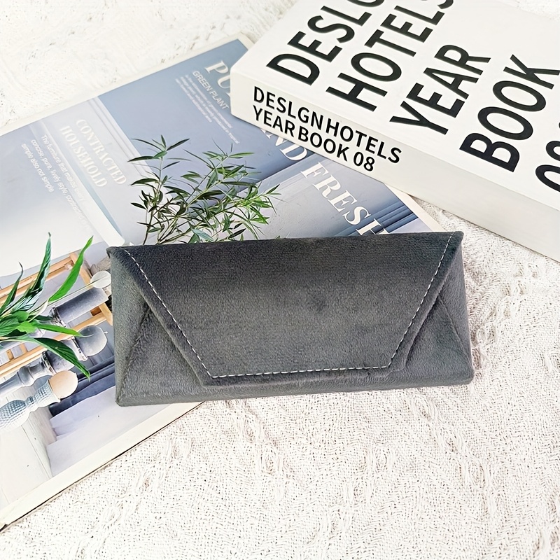 Large Capacity Magnetic Glasses Storage Box