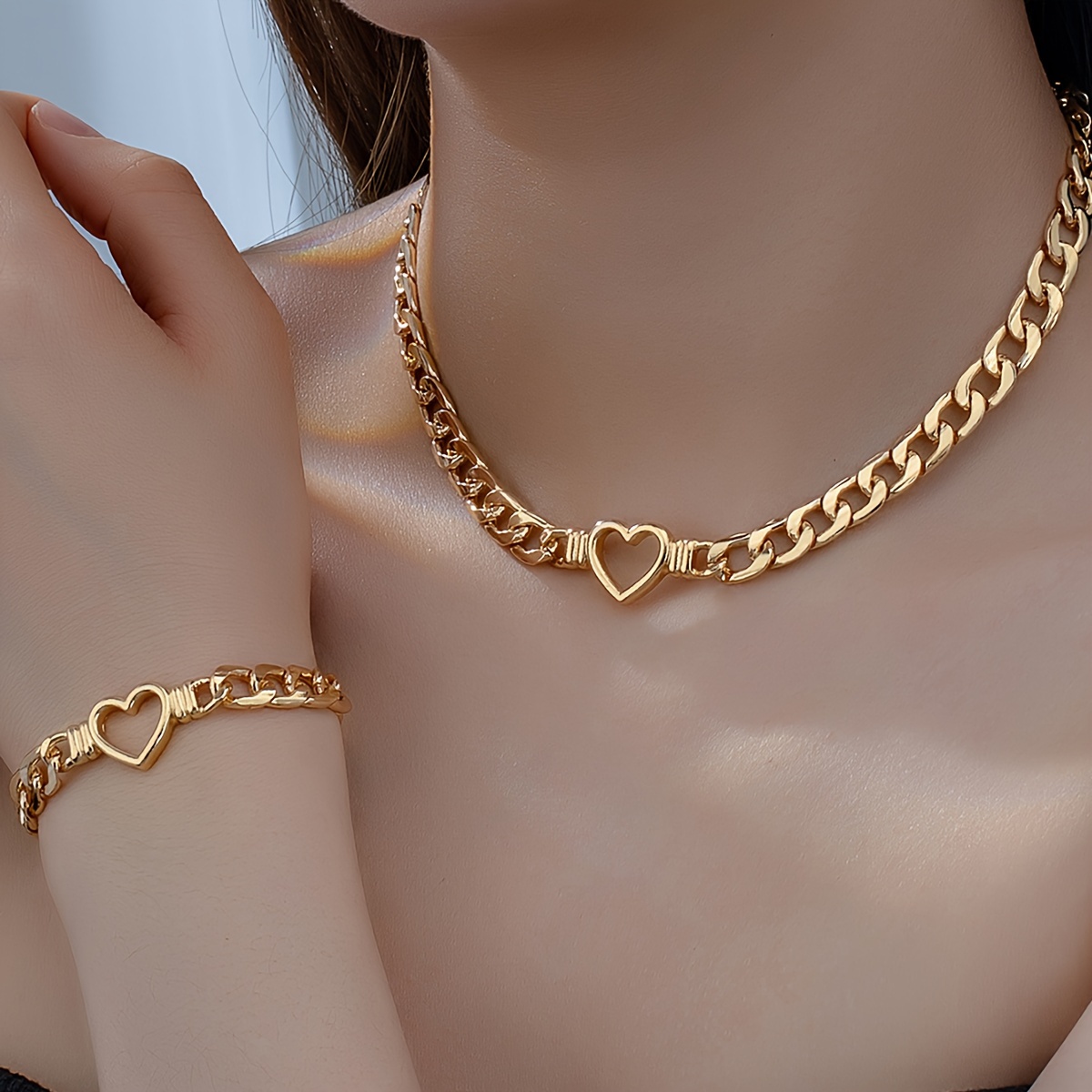 

[ Build] Elegant Golden-tone Heart Cutout Choker Necklace And Bracelet Set For Women - Alloy, Or Parties