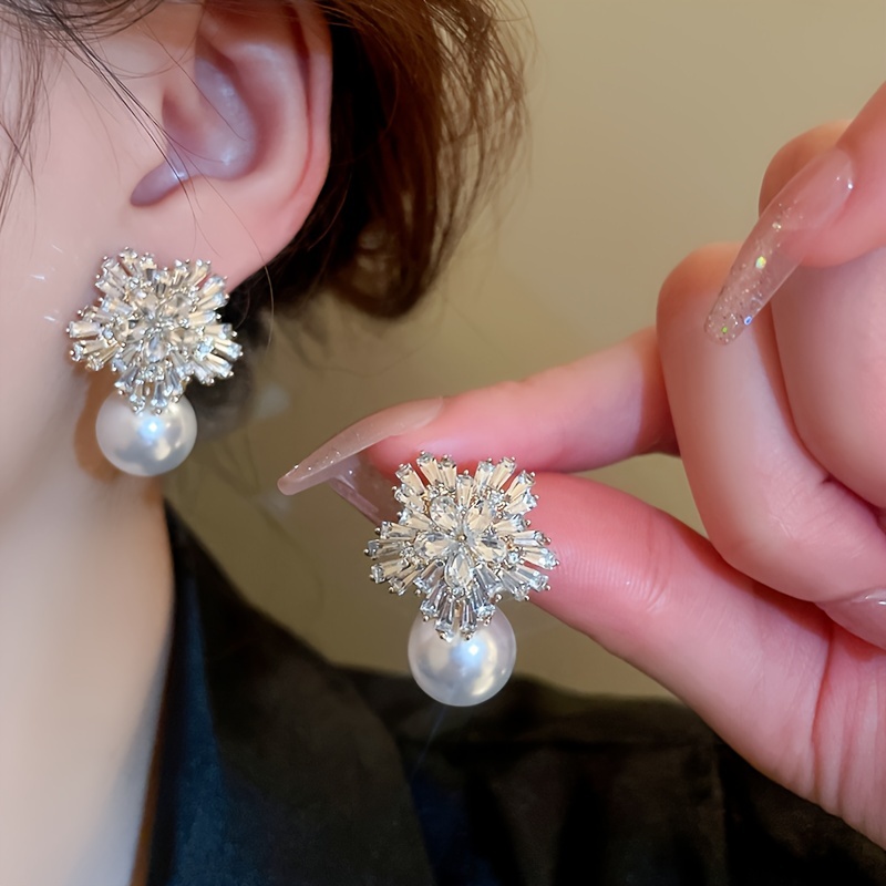 

Elegant Snowflake & Pearl Dangle Earrings - Vintage-inspired, Parties & Festivals