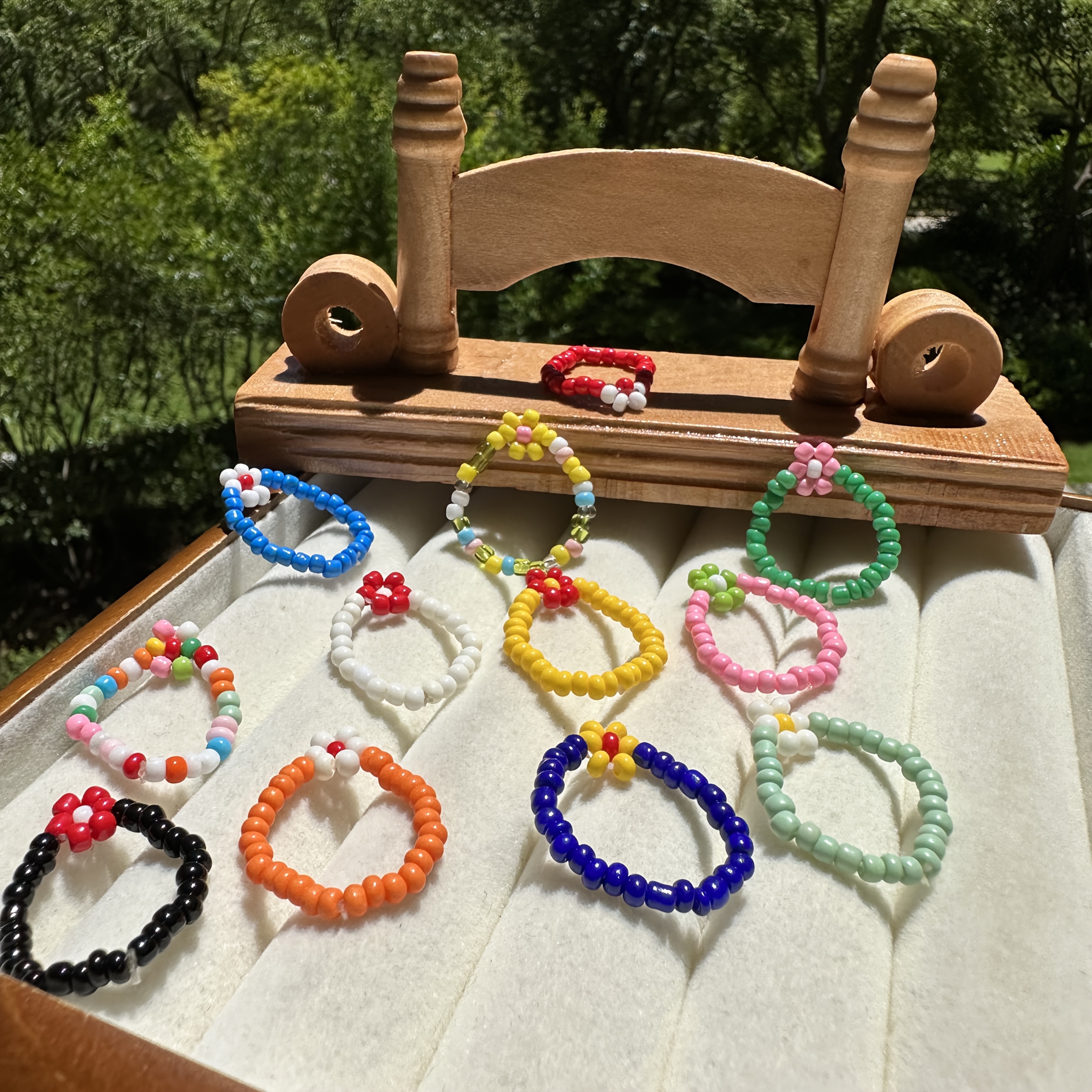 E-shop 12-teiliges Set bunter, handgewebter Bohemian-Perlen-Elastikringe für lässige Accessoires