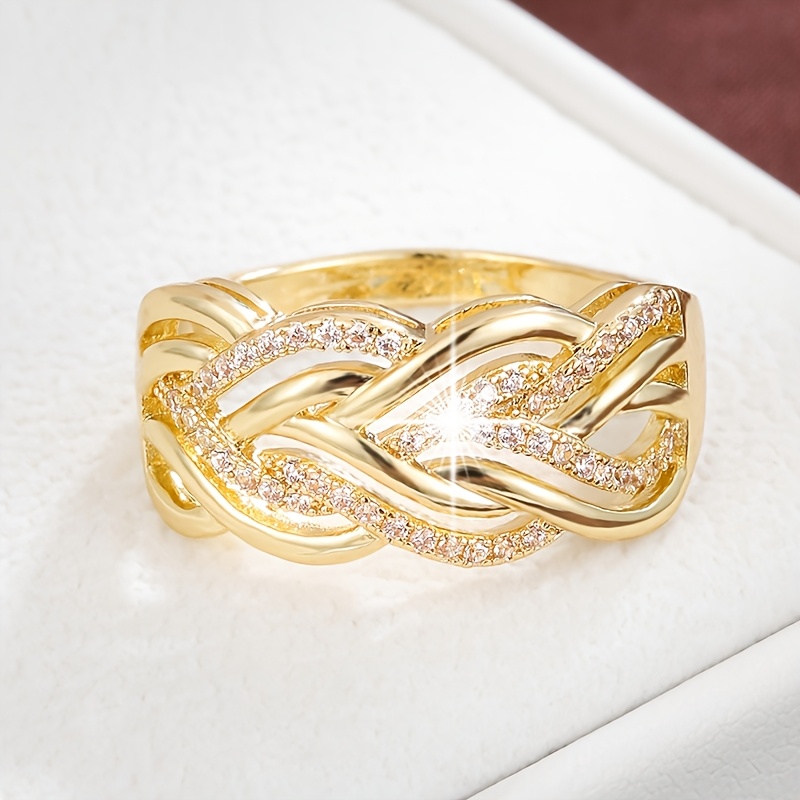 Classic Twist Set Synthetic Zirconia Women's Ring