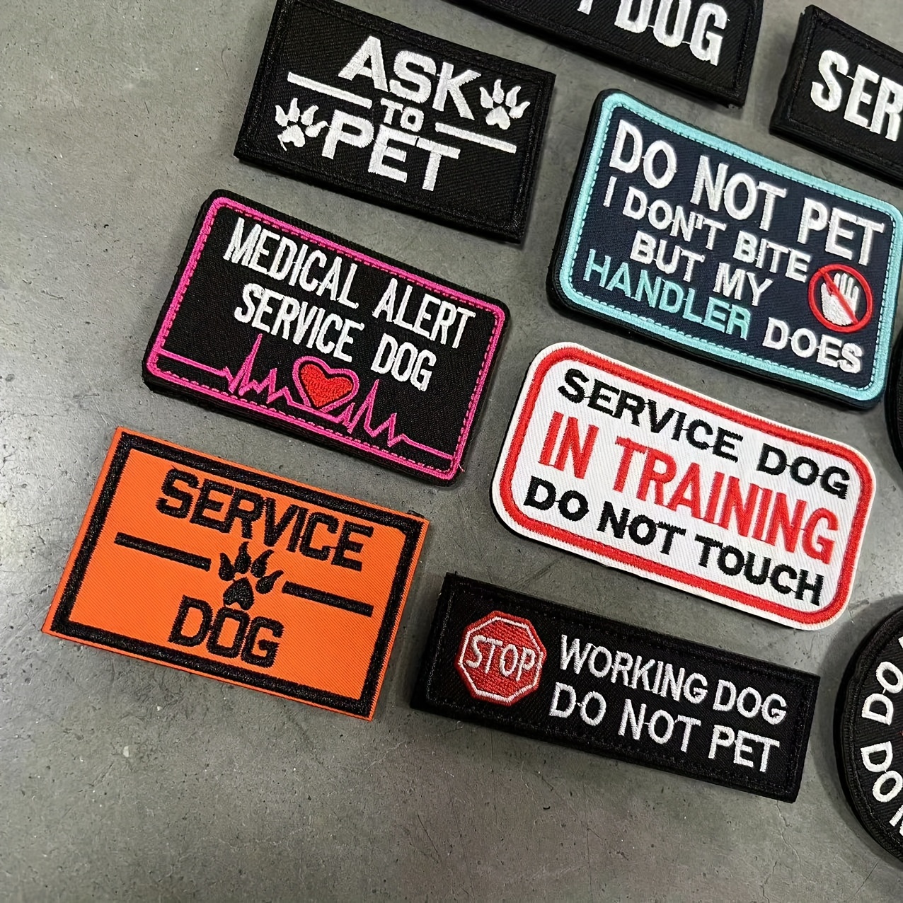 

10pcs/pack Assorted Service Dog Patches, Embroidered "do Not Pet" & "in Training" Signs For Dog Vests/harnesses, Durable & Visible Accessory For Working Dogs