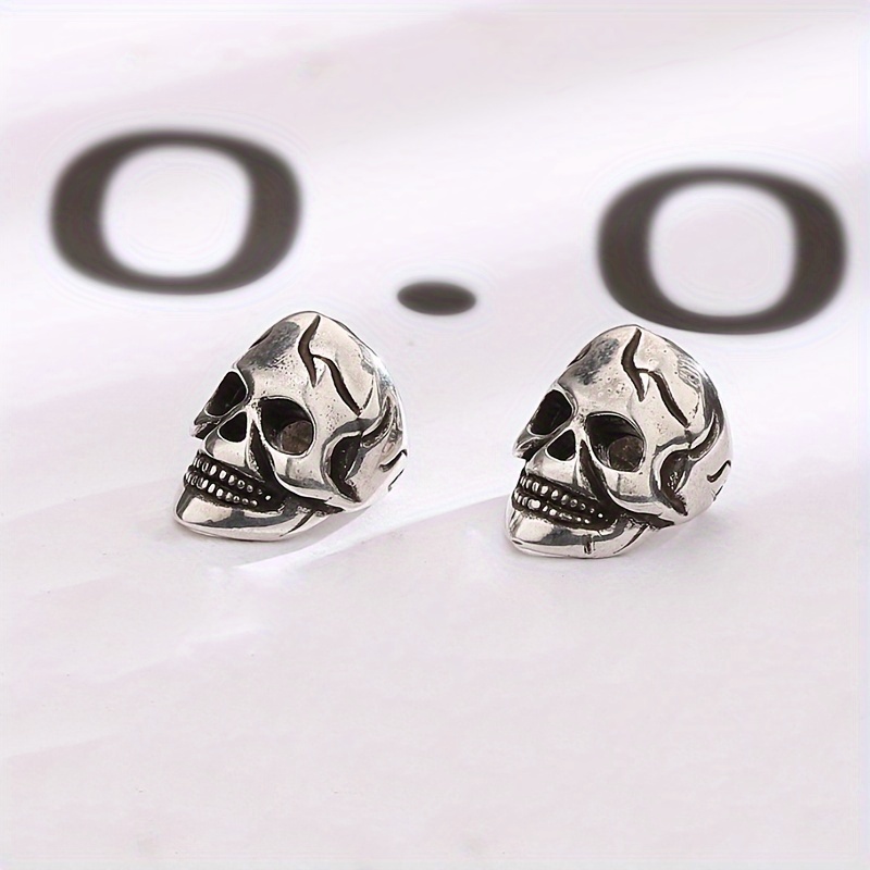 Vintage Punk Skull Ear Cuff — Unisex Non-Pierced Design