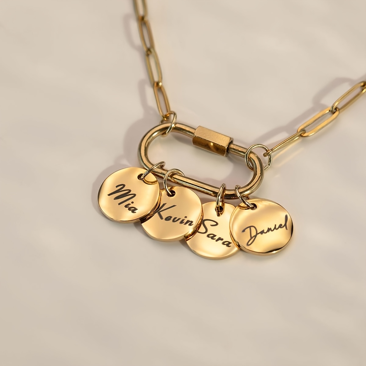TEMU Colgante de Moneda Personalizado para y . Grabado de y , 1 Pieza de Joyería de Acero Inoxidable Chapado en Oro de 18K, Regalo a con Colgante de