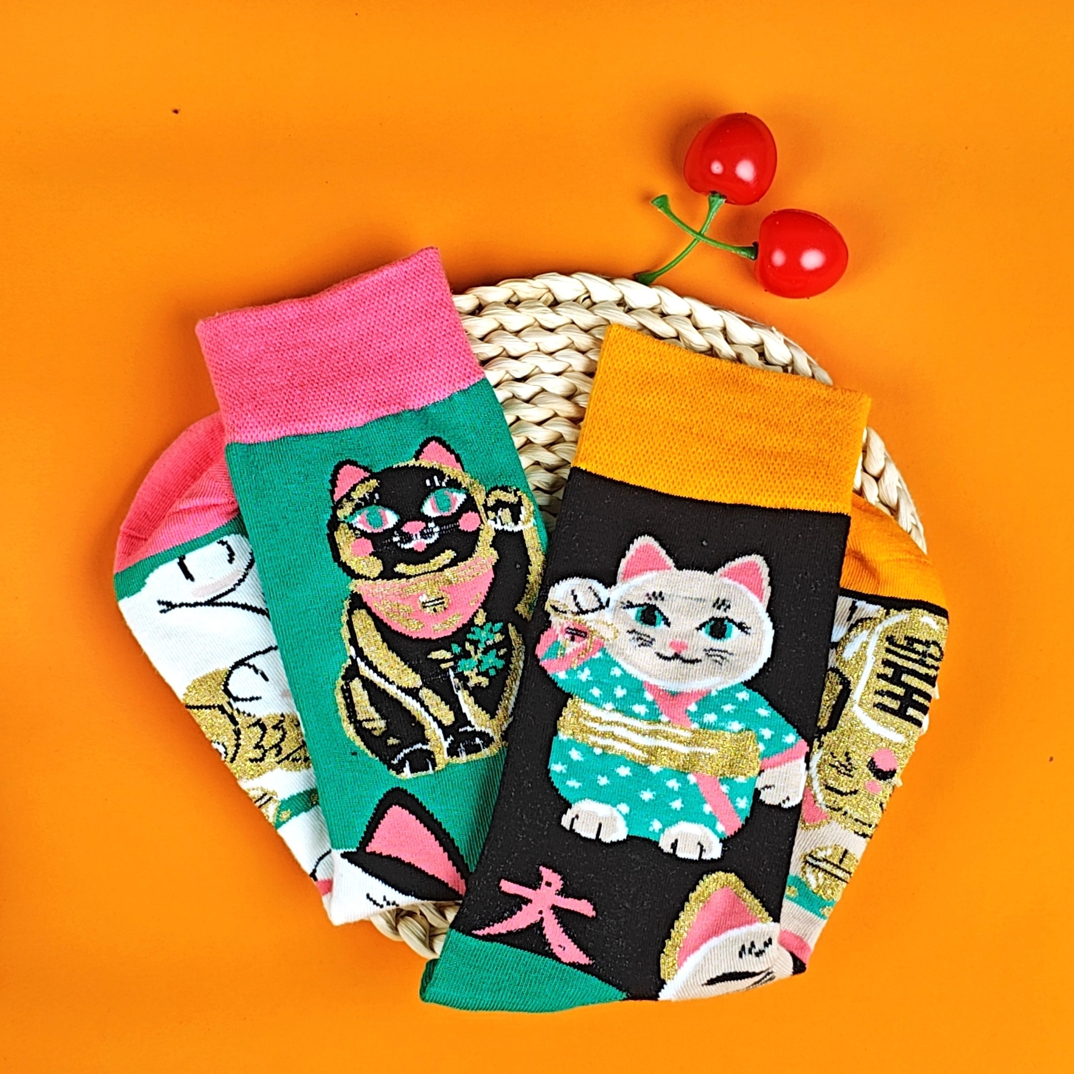 

1 Pair Color-block Lucky Cat Pattern Mid Tube Socks, Funny Comfy & Breathable Socks, Women's Stockings & Hosiery