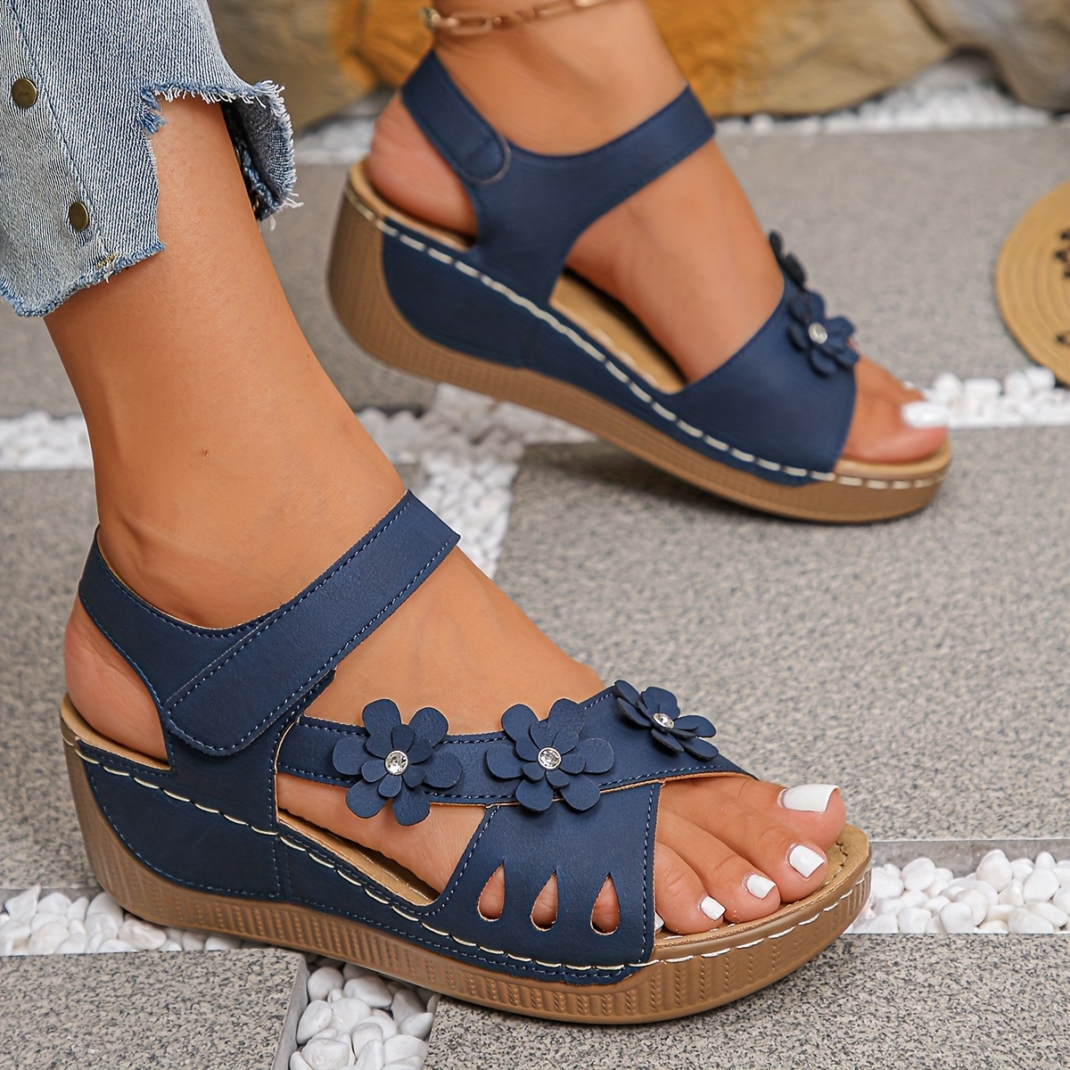 🔥 Today’s Must-Have – Don’t Miss Out!Women's Summer Wedge Sandals with Floral Embellishments