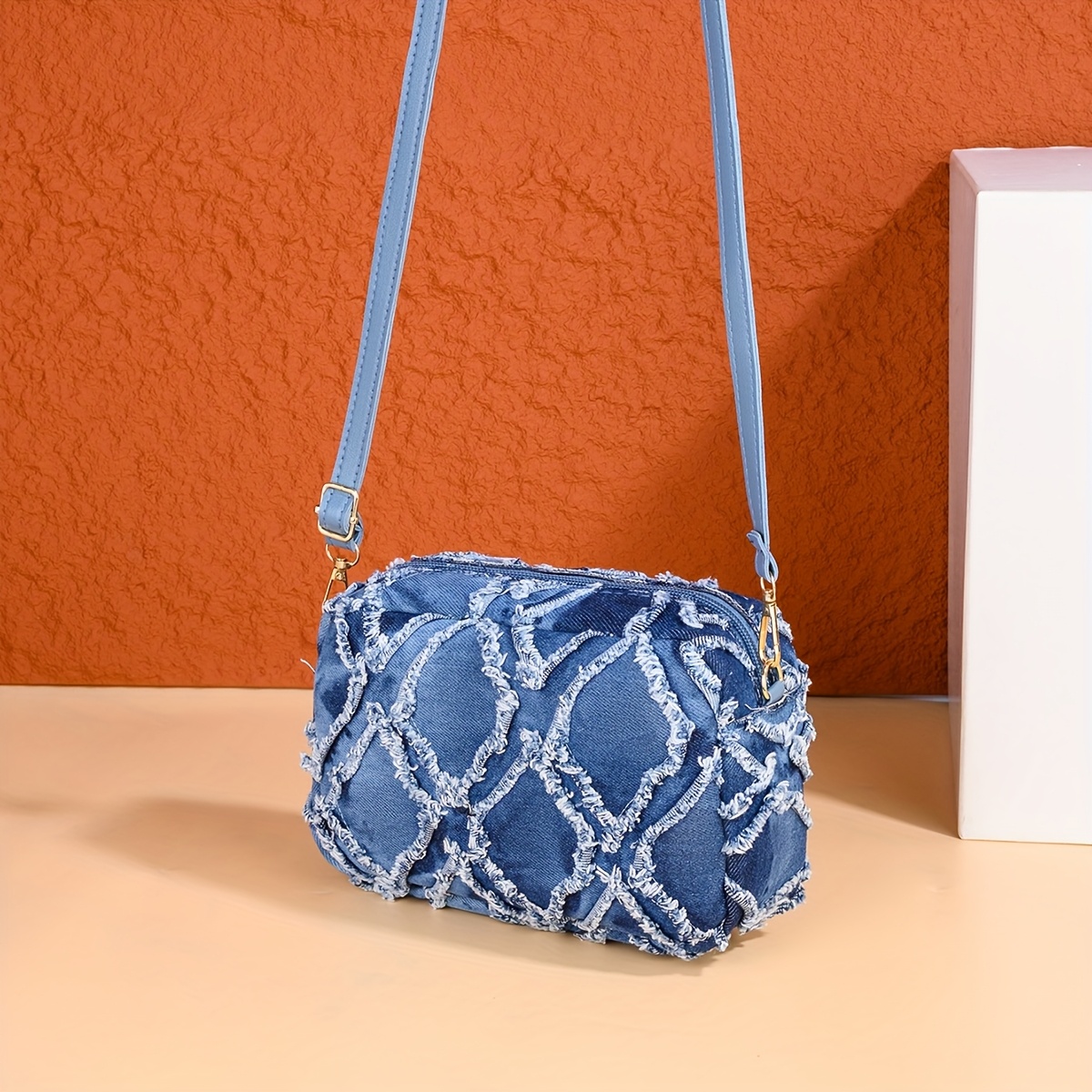 Image of Women's Pu Crossbody Bag With / Rhombus Embroidery - Adjustable Strap & Zipper Closure, Stylish Casual & Dressy Handbag Suitable For Daily Use & Parties