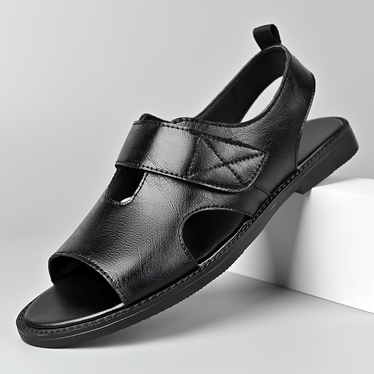 2011 new summer *'s casual and fashionable sandals, featuring an adjustable  design, high-end and comfortable experience, and style suitable for 