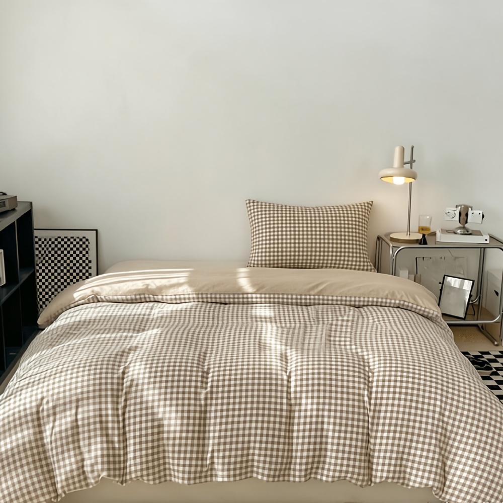 Image of Classic Easy Front Small Checkered Back Solid Color Sides Washable Microfiber Duvet Cover Set (1 Duvet Cover And 1/2 Pillowcases)
