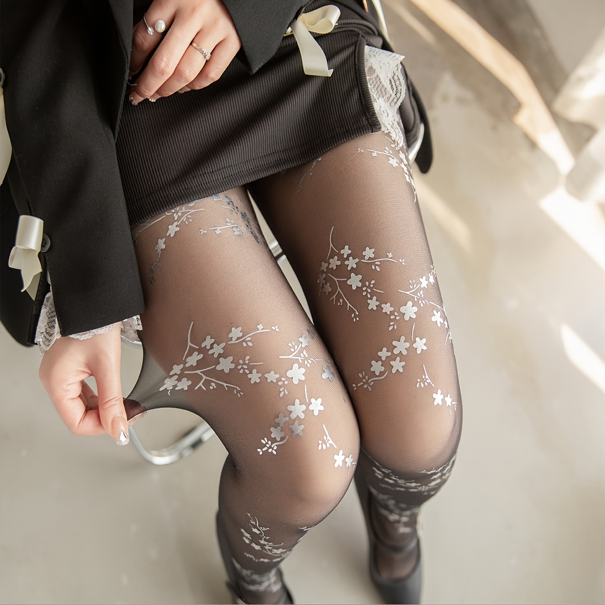 

1 Pair Elegant Women's Novelty Tights - Sheer Nylon With Silvery Floral And Leaf Design, Glittery Party & Christmas Pantyhose, Lightweight For , , Natural Silk