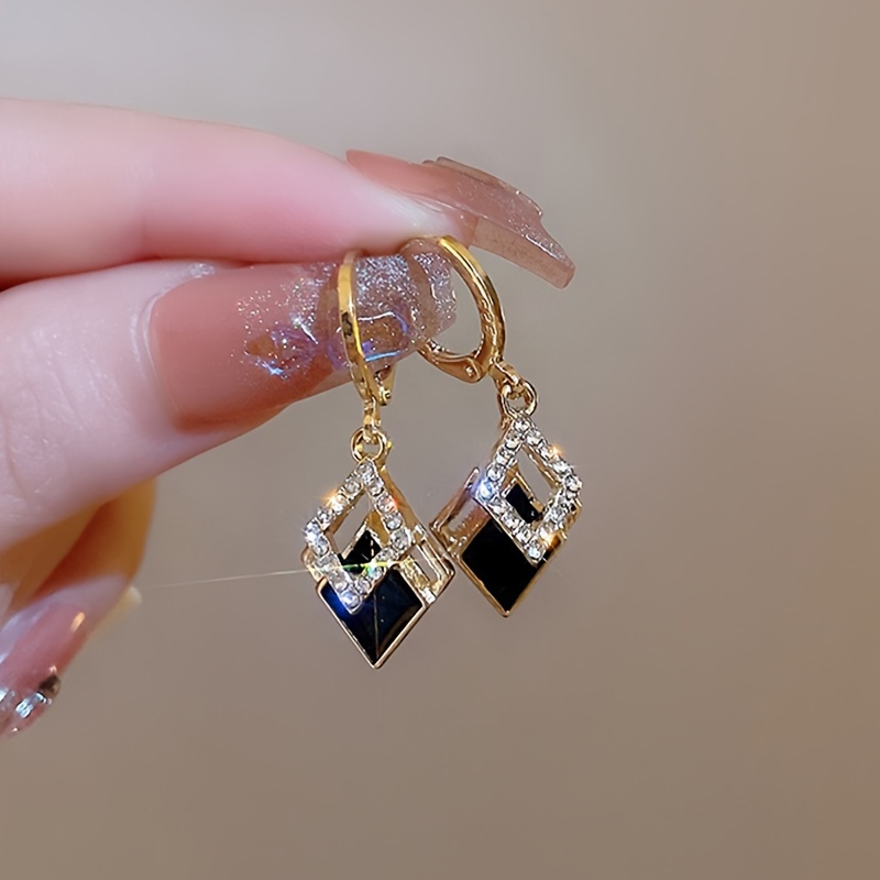 

Elegant Vintage-inspired Geometric Drop Earrings With Crystal Accents, Zinc Alloy Dangle Earrings With Copper Ear Needle, Suitable For Daily And Party Wear - Pair