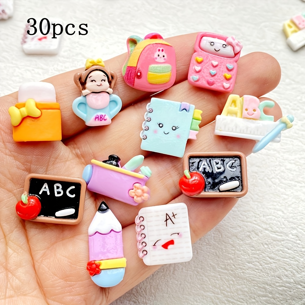 E-shop 15/30 Stück Harz Kawaii-Cartoon-Schulsachen-Flachrücken-Cabochons mit glänzender Oberfläche – gemischte Farben, Lern-Thema – Zeichenbrett,