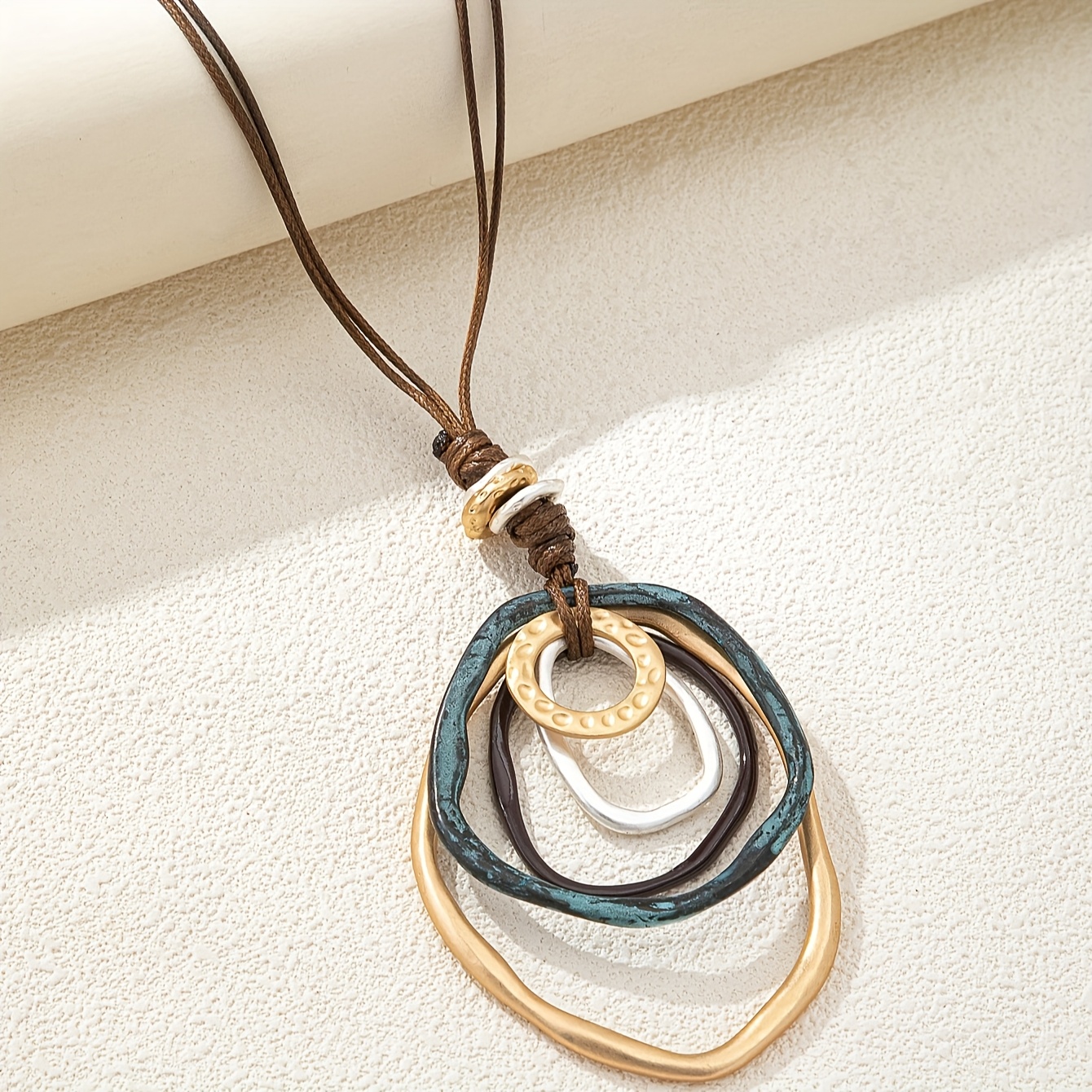 TEMU Un collier unique, haut de gamme et minimaliste, de pull long, avec un pendentif en cercle tissé à , incarnant européenne et américaine