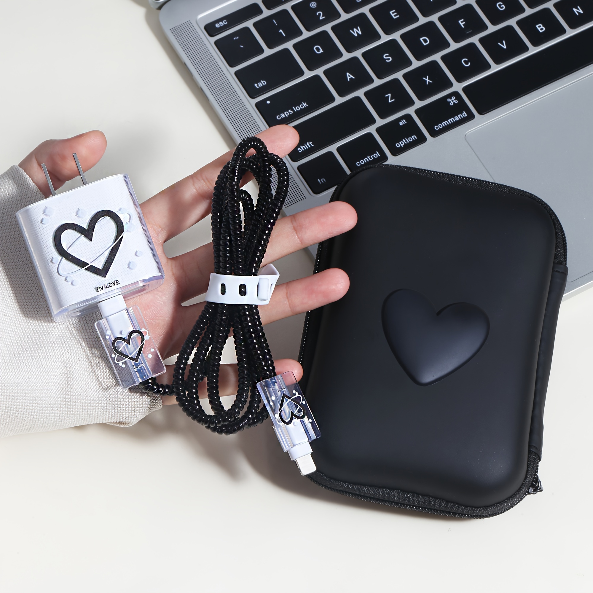 

6-piece Heart-shaped Black Tpu Charger Set With Eva Protective Case, Data Cable & Earphones For Iphone - Compatible With 18w/20w Fast Charging