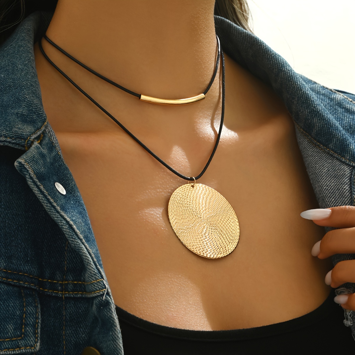 A Fashionable Double-layer Black Wax Rope, Round Fingerprint Pendant Necklace