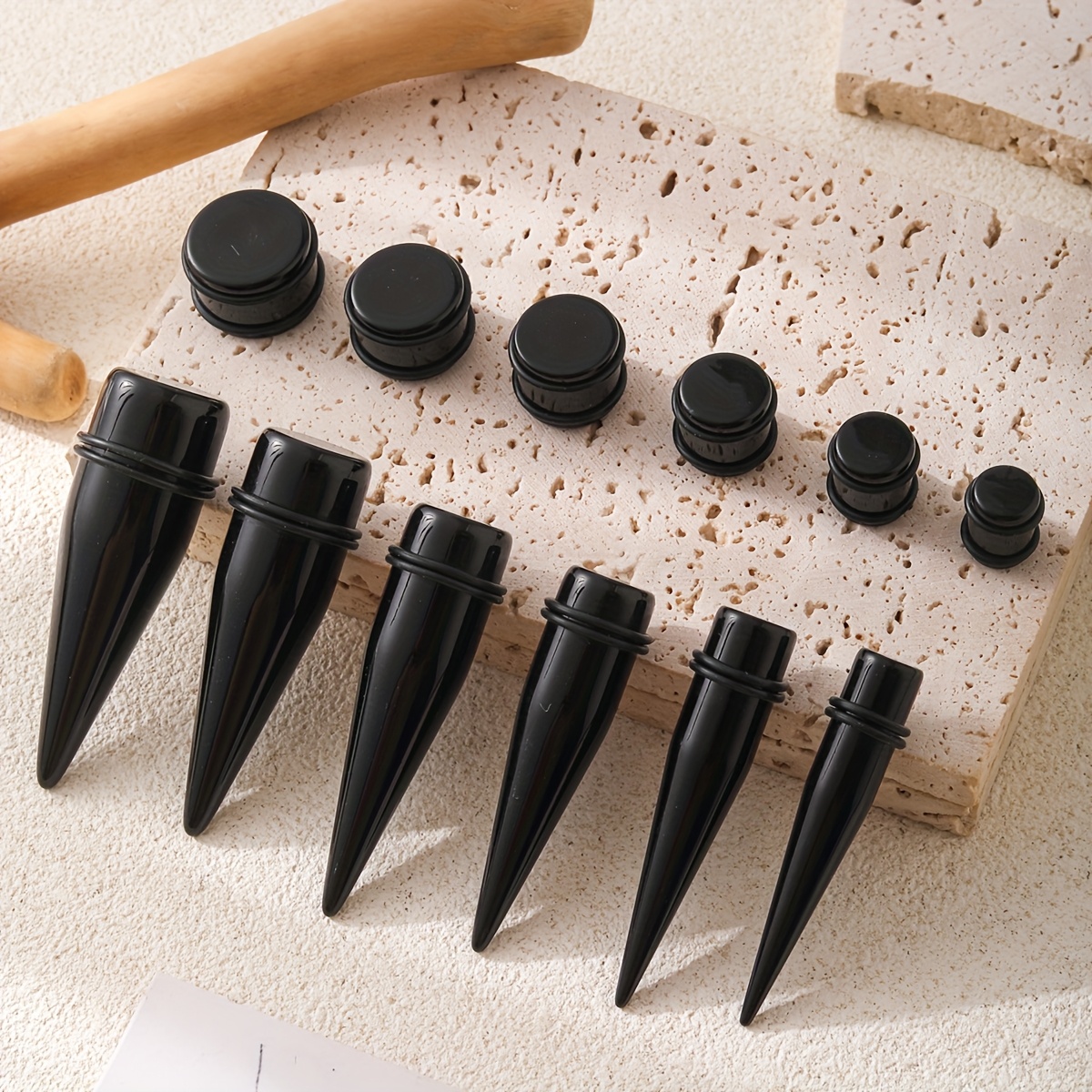 E-shop Acryl Körper Piercing Set mit Rand, 10-20mm Schwarz, 24 Stück, Ohrlochstecker, Ohr Expander, geeignet für Bar, tägliches Tragen