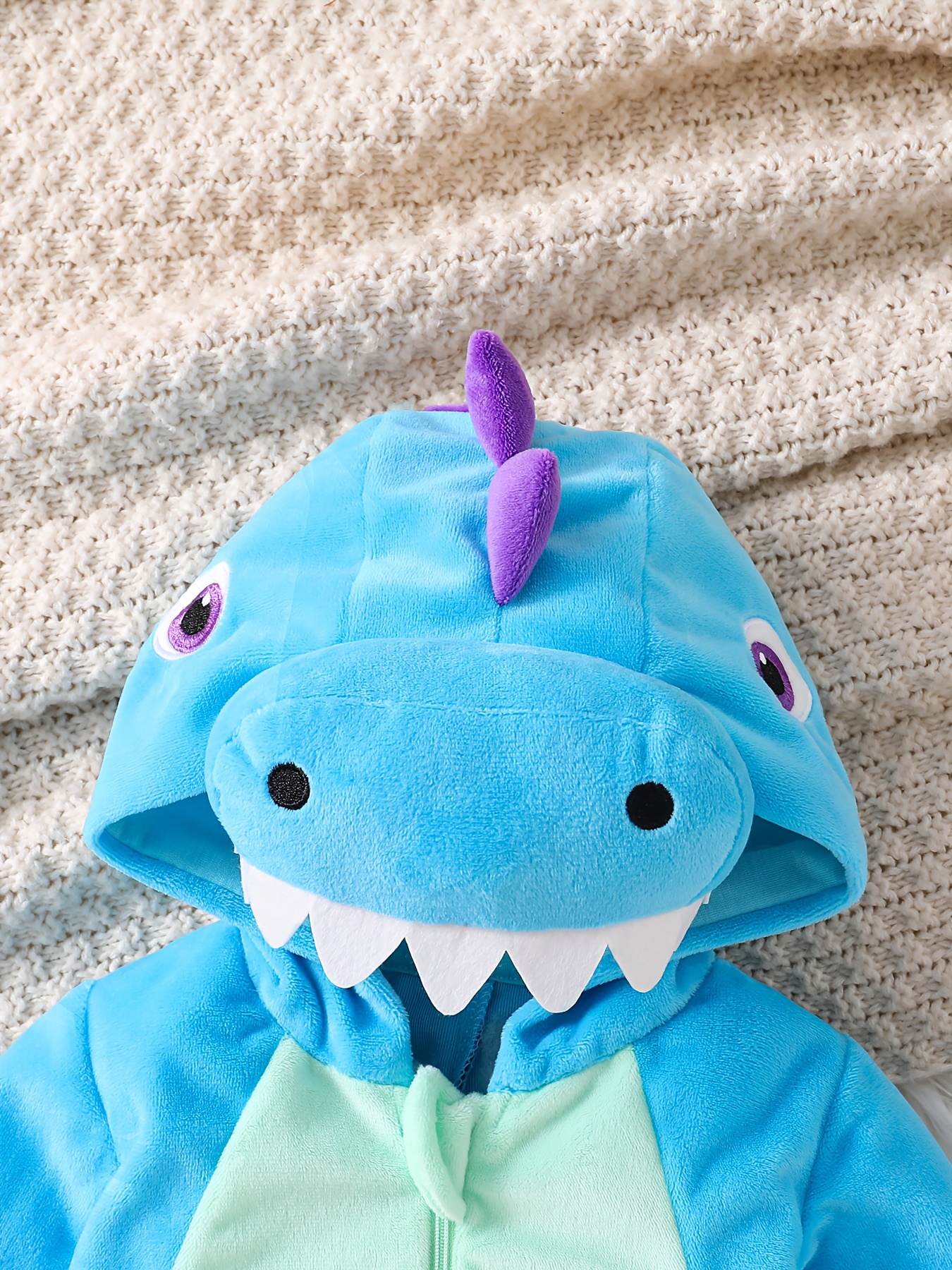 Autumn Winter Baby Warm Plush Romper, Cute Blue Purple Dinosaur Hooded Creeper with 3D Dorsal Fin Tail And Teeth Decoration, Unisex Blue Dinosaur Romper for Baby Outing Windproof Warm Bodysuit, Cute 3D Hooded Tail Warm Infant Crawling Outfit