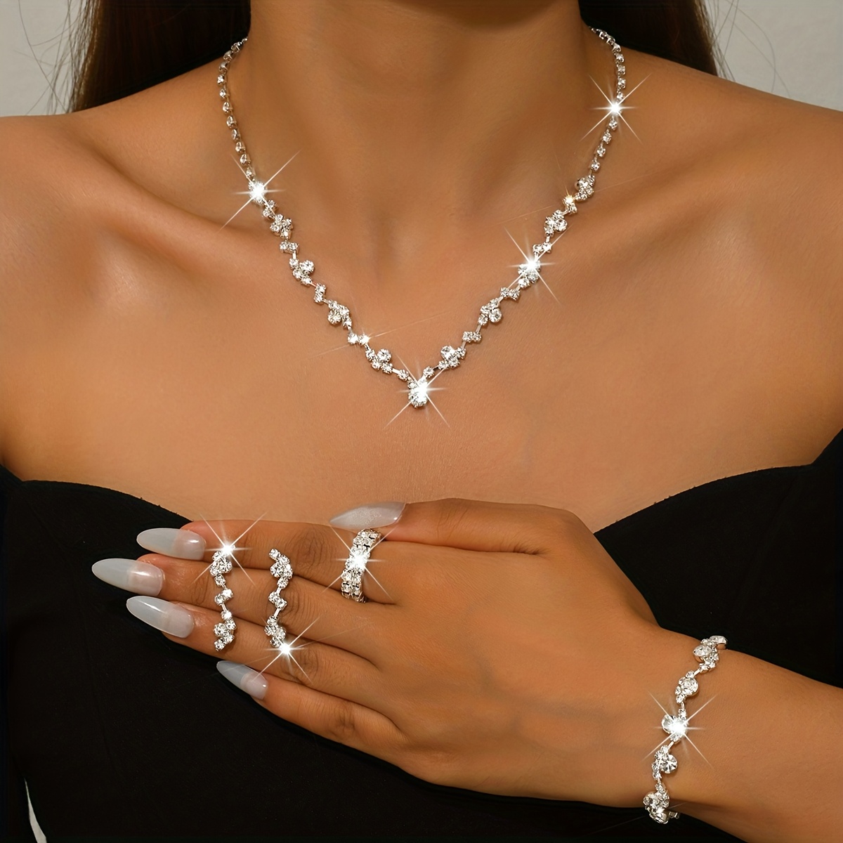 E-shop Modisches, elegantes, leichter Luxus 4-teiliges Set: Halskette + Ohrringe + Armband + Ring-Set, geeignet für Hochzeitsbankett