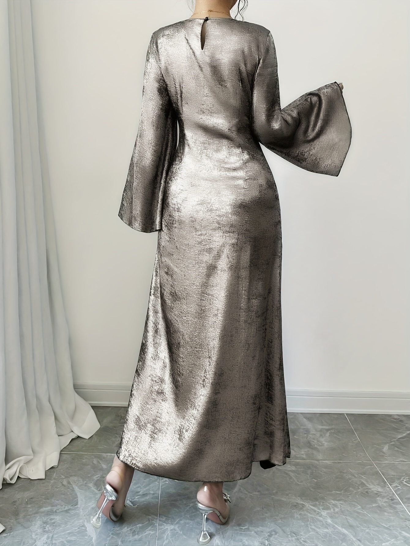 Women'S Elegant Golden Foil Long Sleeve Dress - Formal Party, New Year'S Eve, Wedding & Gala Outfit - Flared Bell Sleeves, A-Line Silhouette - Zipper Back Closure - Formal Evening Gown for Women, Special Occasion, Sophisticated Design, Highquality Finish, Stylish Formalwear, Fashion Lovers