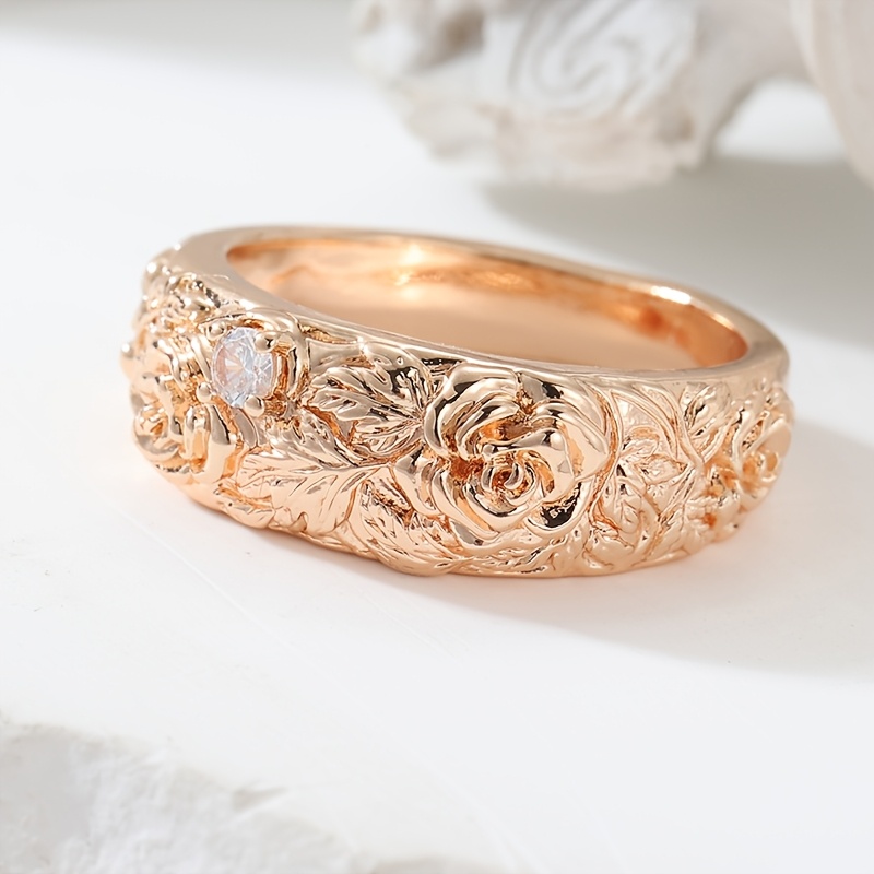 Women's Bohemian Floral Leaf Pattern Ring with Synthetic Zirconia