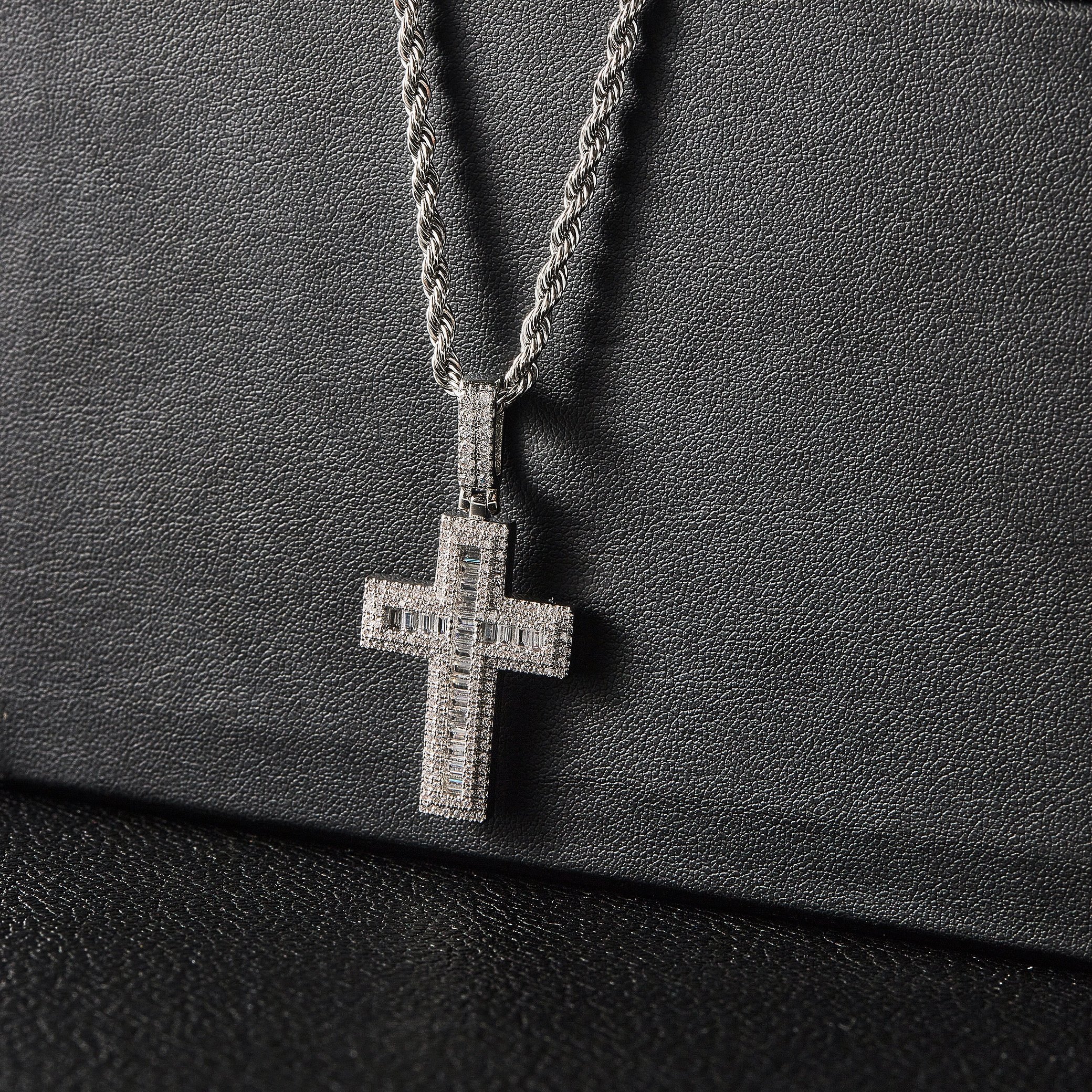 Image of 31mm Hip Hop Cross Necklace Trendy And Stylish Perfect Gift Concert Party Accessory