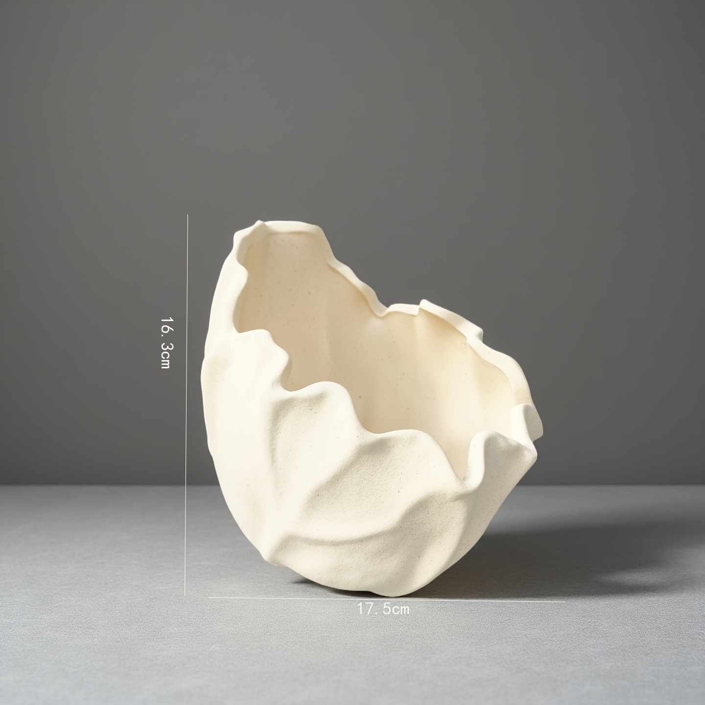 A Newly Launched Decorative Vase Featuring a Unique Fabric-textured Design with Irregular Pleated Shapes. Compact and Nimble, This Tabletop Vase Is Simple yet Stylish, Perfect for Home Decor in the Living Room, Study, or Dining Table. Also Suitable