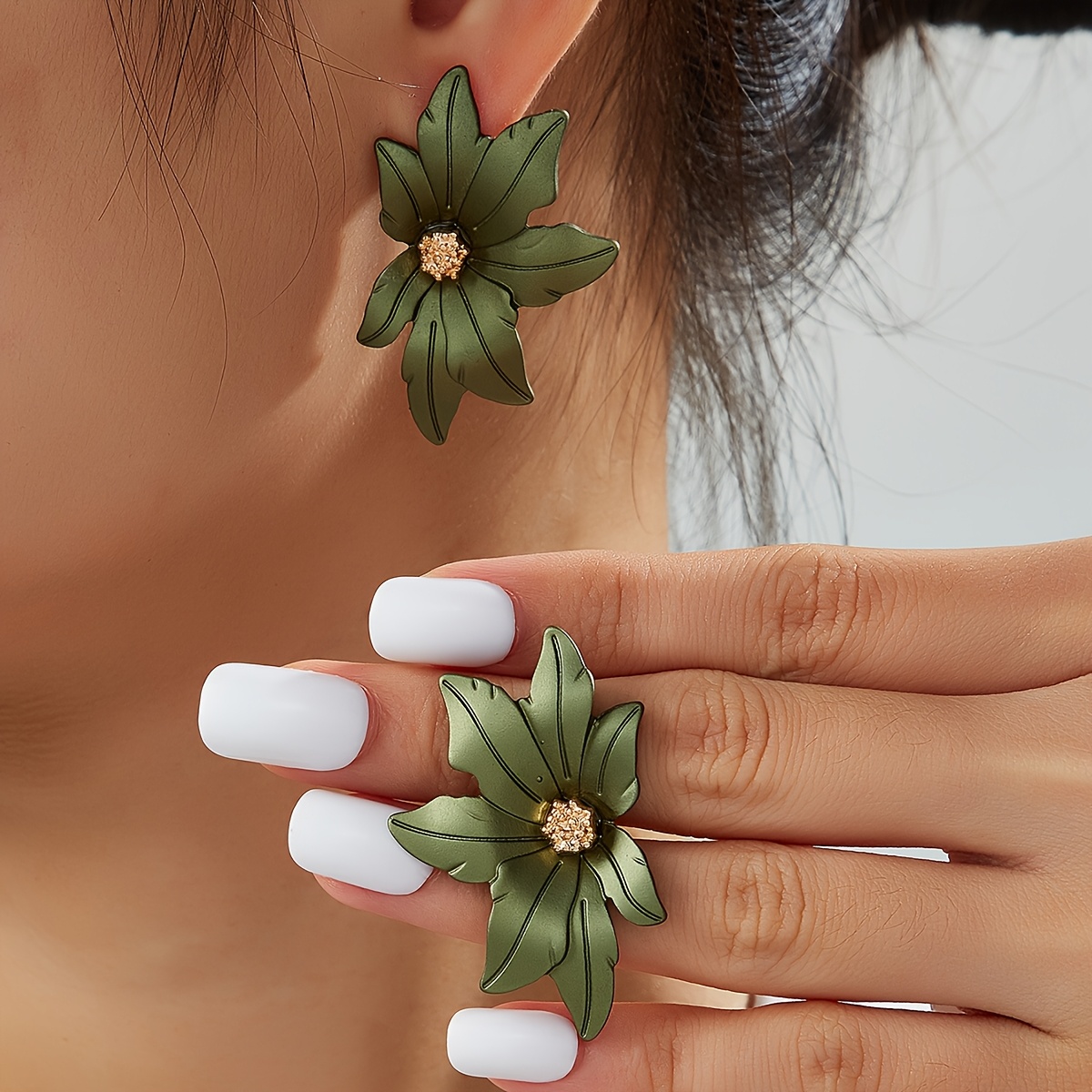 E-shop 1 Paar Europäisch-Amerikanische Modische Einzigartige Symmetrische Blumen-Ohrstecker