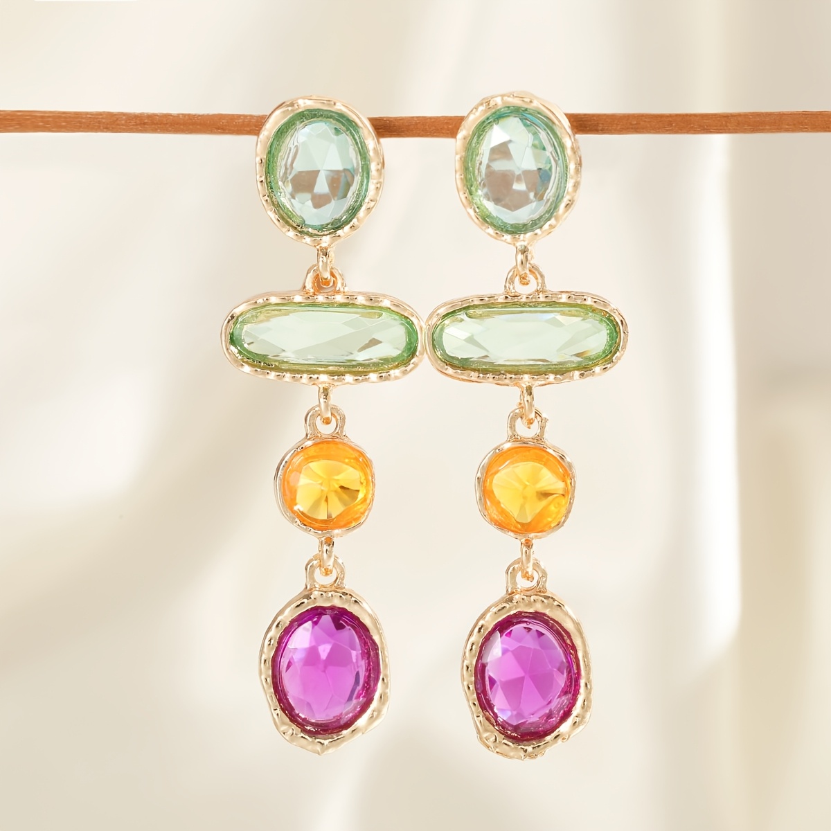 TEMU Boucles d'oreilles pour femmes, style bohème, multicolores, avec long pendentif en cristal et patchwork de pierres colorées irrégulières,