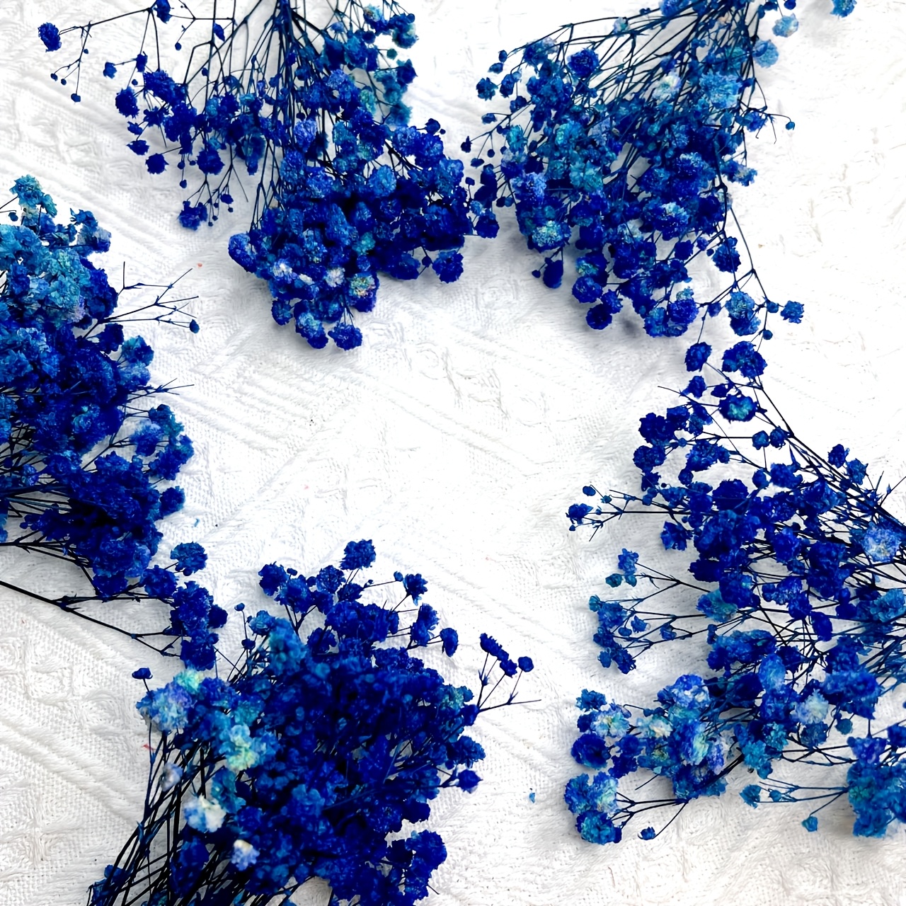 Image of 80 Lifelike Mini 's Breath Flowers, Royal Blue , Loose 's Breath, Suitable For Vases, Wedding Party Invitations, Candle Making Decorations, And Party Resin Art, Christmas Decor, Halloween Decor