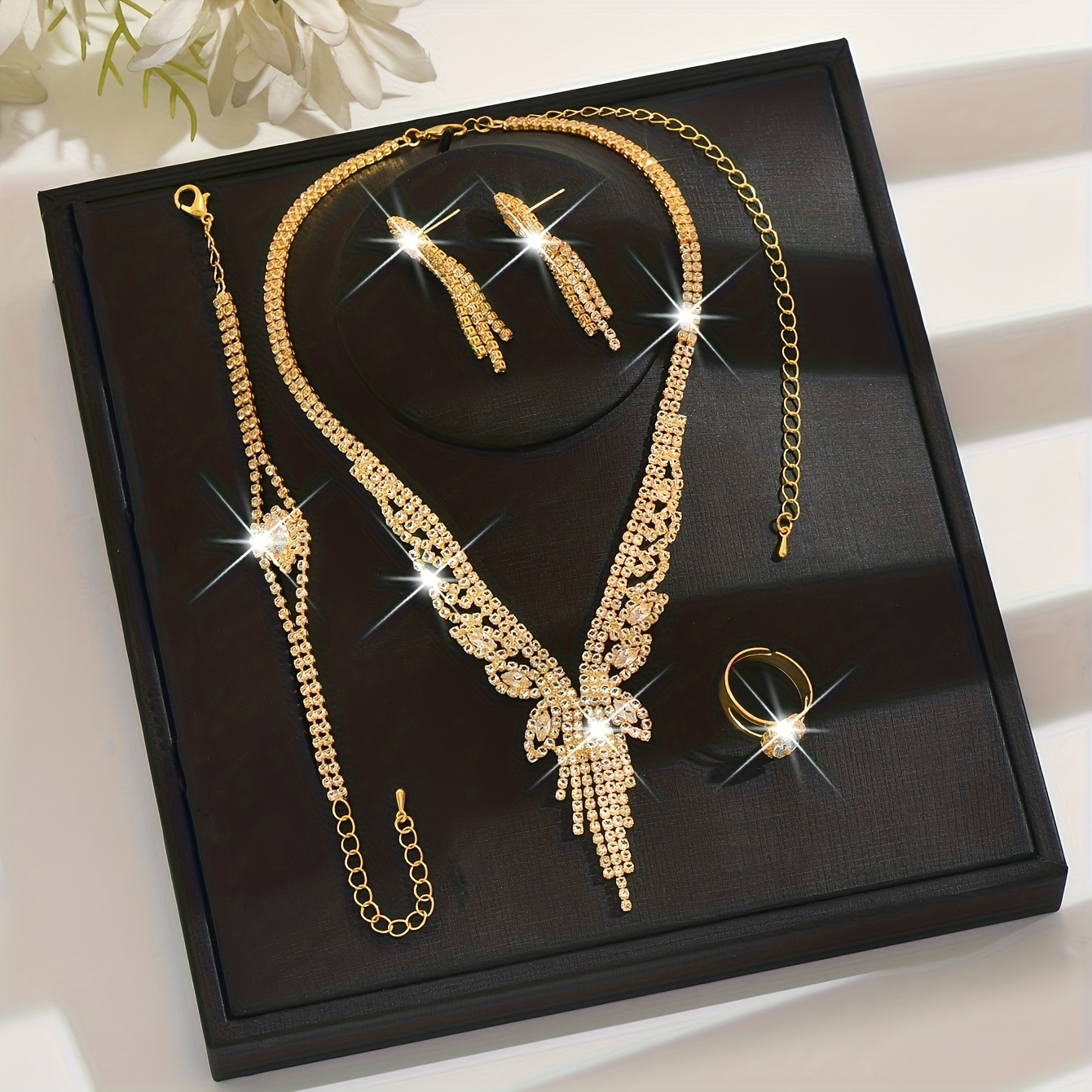 E-shop Elegantes Schmuckset mit Strass-Schmetterlingsform – Silber/Gold Halskette, Armband, Ohrringe Ring – Brautschmuck für Frauen