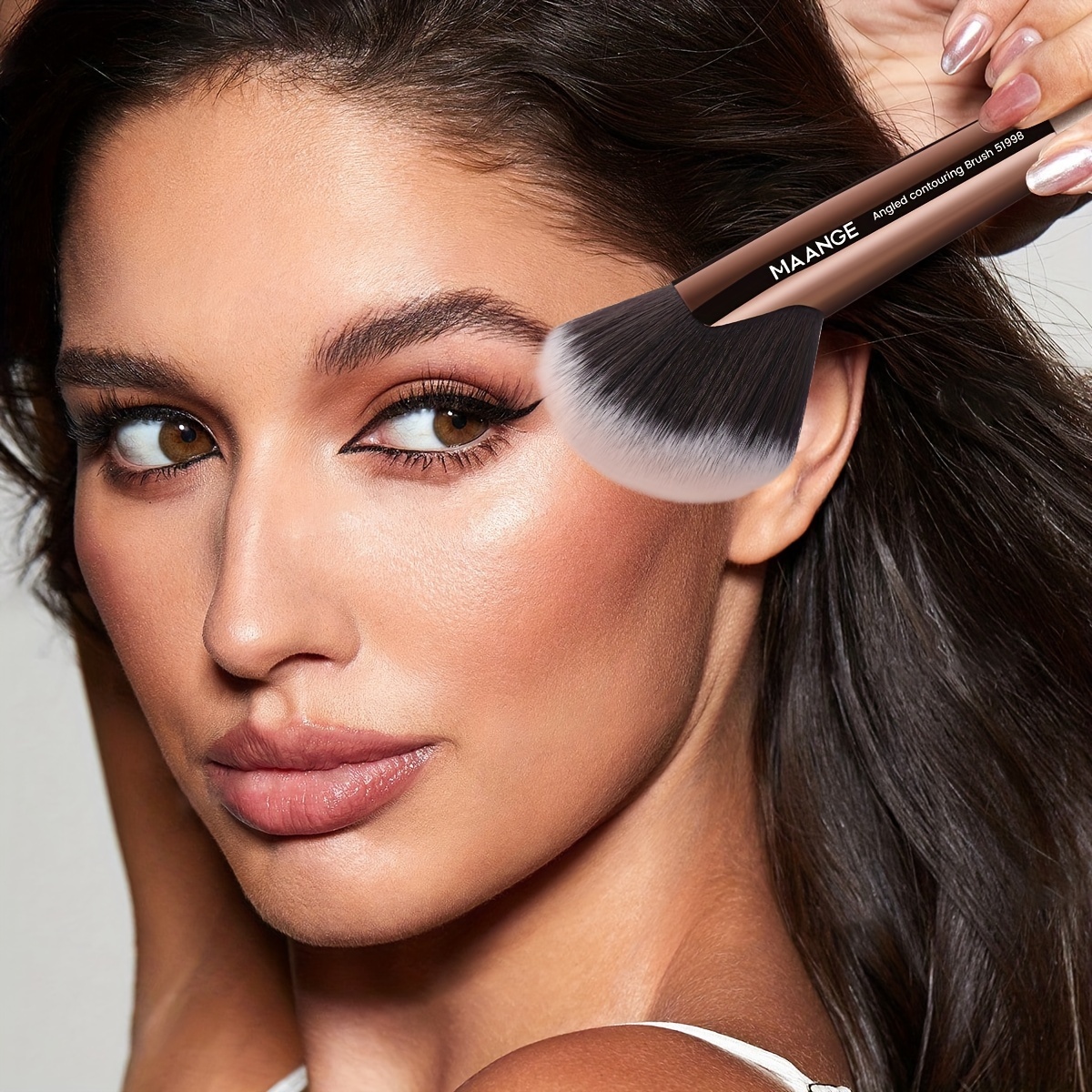 Pennello da Trucco Professionale MAANGE - Setole in Nylon Morbido, Manico in Alluminio per Blush