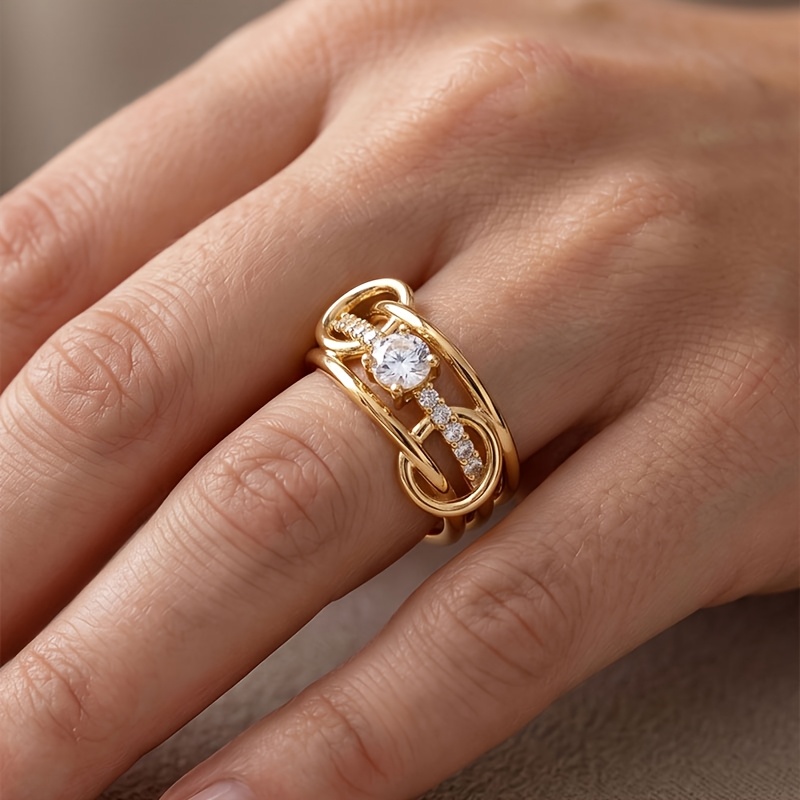 Women's Light Luxury Double Interlocking Ring, Copper Design