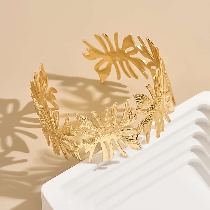 Exaggerated Geometric Openwork Leaf Bangle Bracelet