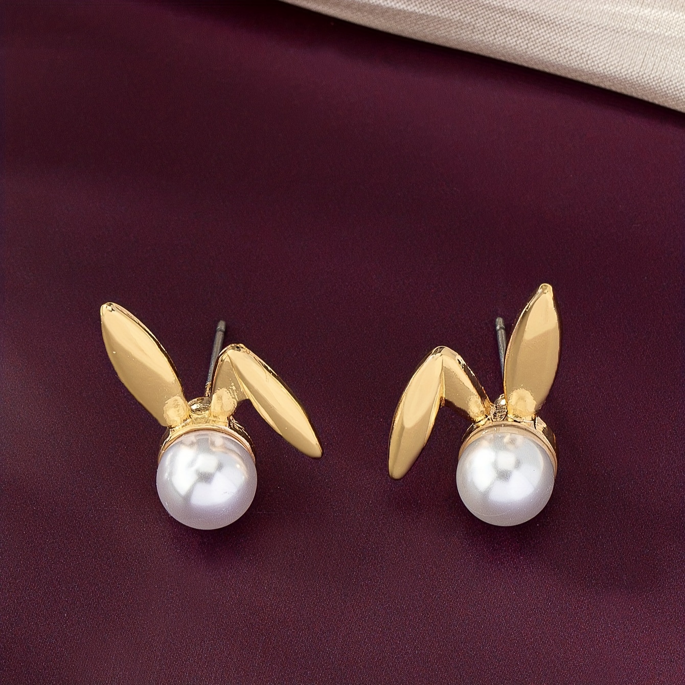 Bunny Faux Pearl Stud Earrings Retro Style Rabbit Versatile