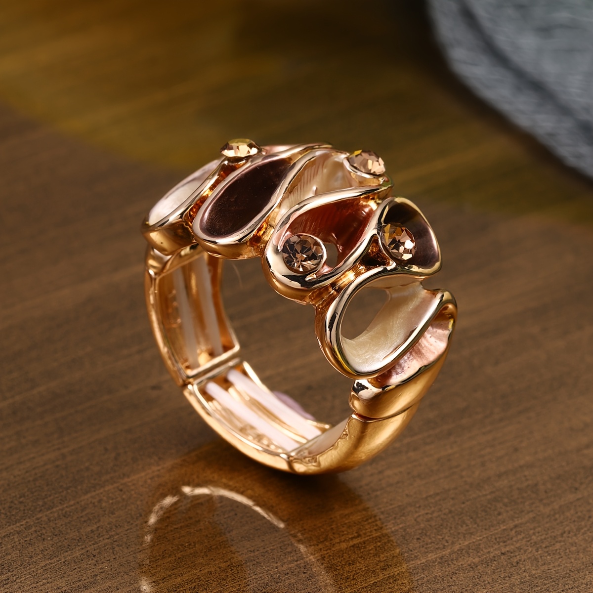 TEMU Un collier de femme bohème irrégulier avec un design , offrant un style de luxe élégant et qui attire l'œil et est hypoallergénique, fabriqué en