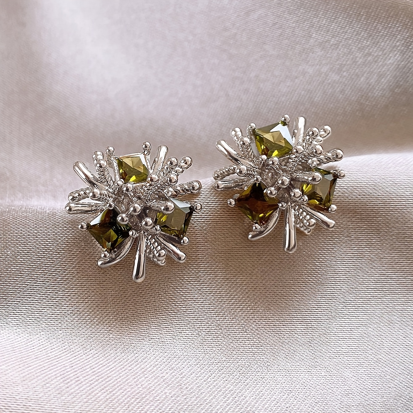 TEMU 1 Paire de Boucles d'Oreilles Élégantes Vertes en Synthétique Effet Feu d'Artifice, Idéales pour les Fêtes Quotidiennes des Femmes