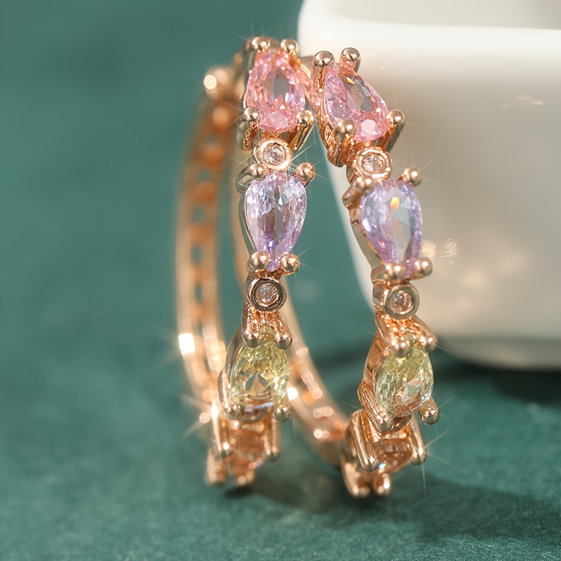 E-shop Glänzende Synthetische Zirkonia Große Creolen für Frauen Hochzeitsschmuck Neues Design Goldene Farbe Feine Tägliche Hängeohrringe