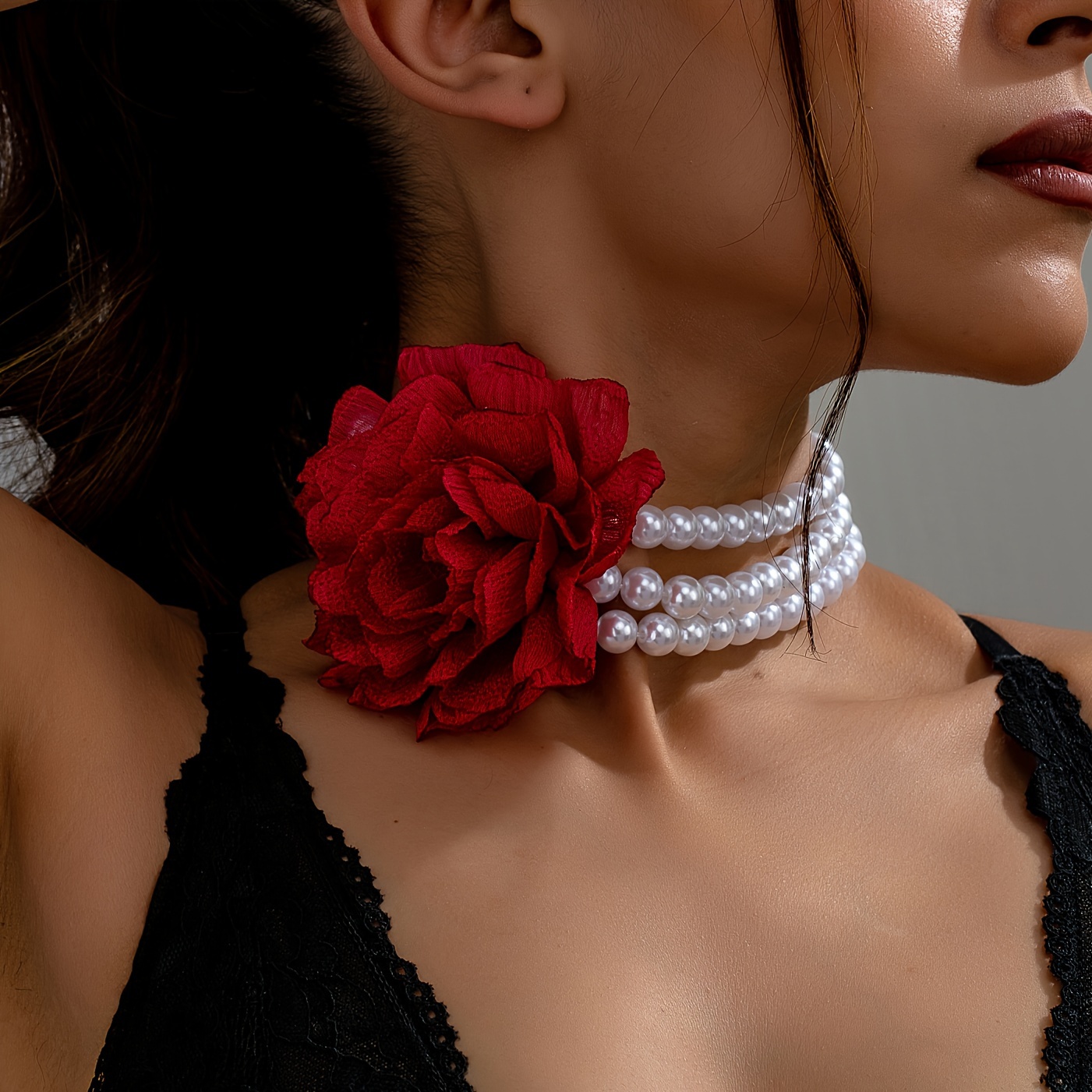 

Elegant Vintage Triple-layer Imitation Pearl Choker With Fabric Flower Accent - Versatile Fashion Accessory For Women, No Plating - Suitable For Daily And Gift Occasions