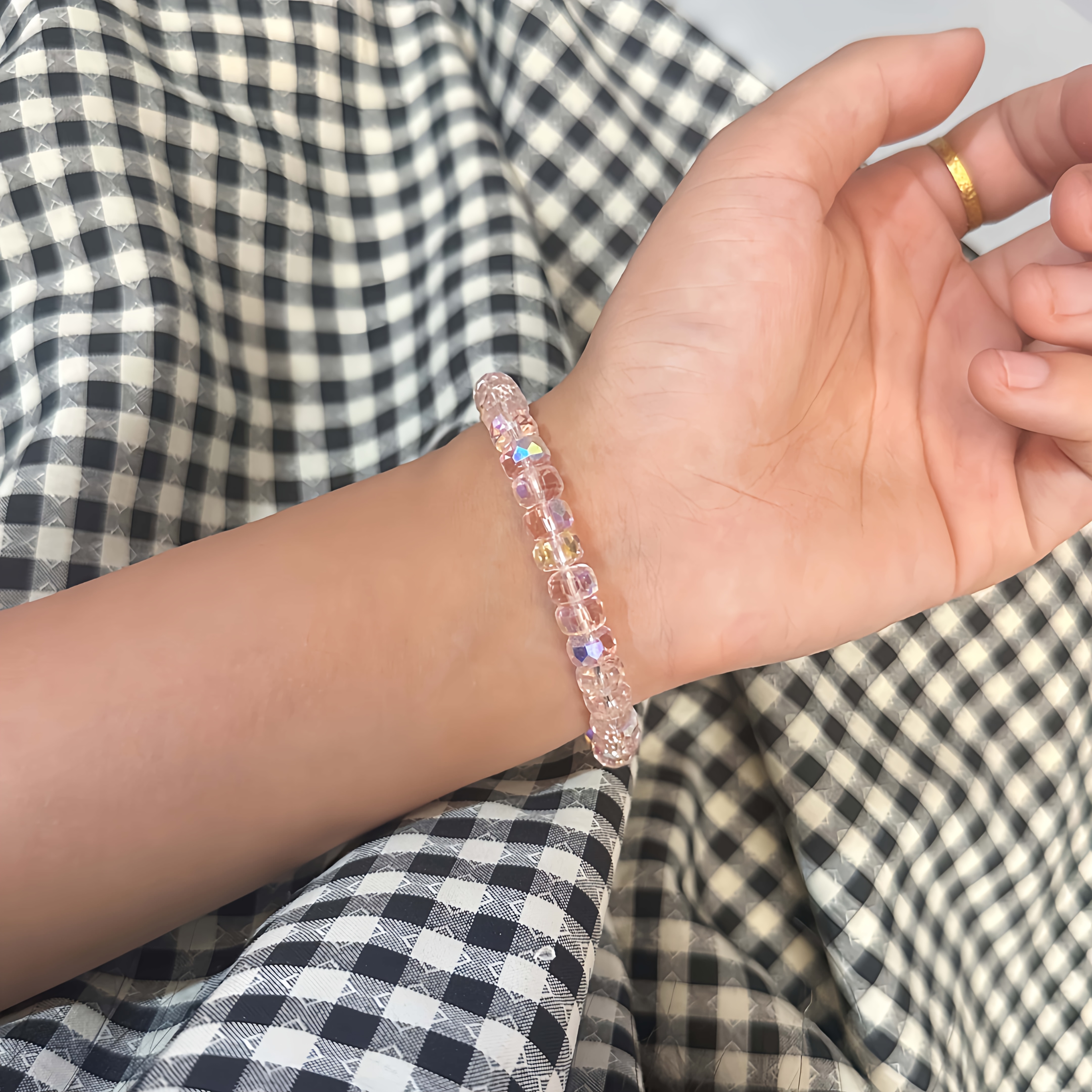 1pc Pink Glitter Carved Bead Bracelet, Attracting Love & Luck