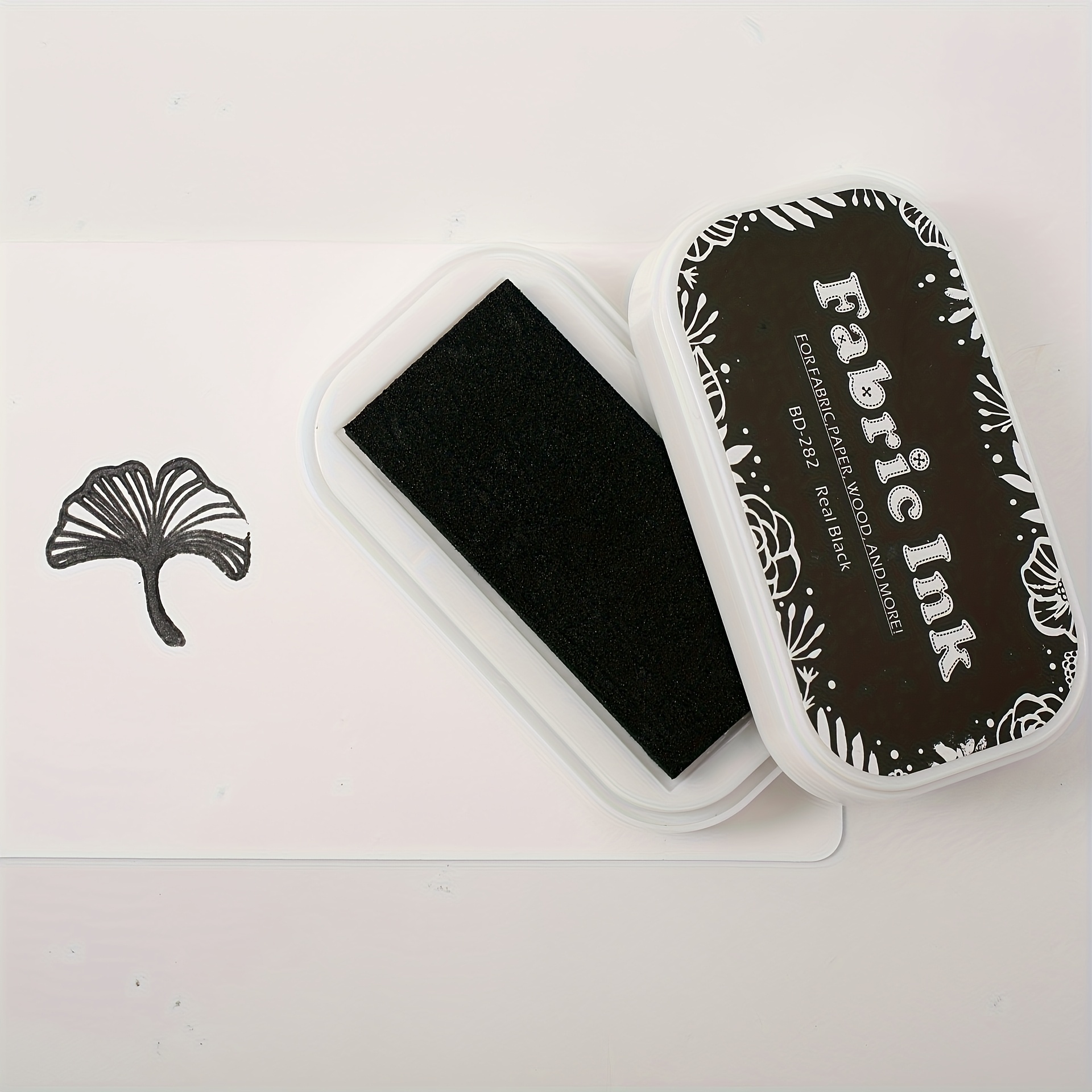 High-Quality Vibrant White Ink Pad - Fabric, Paper & Wood Safe | Ideal for Rubber Stamps & DIY Crafts | Perfect Party & Holiday Gift