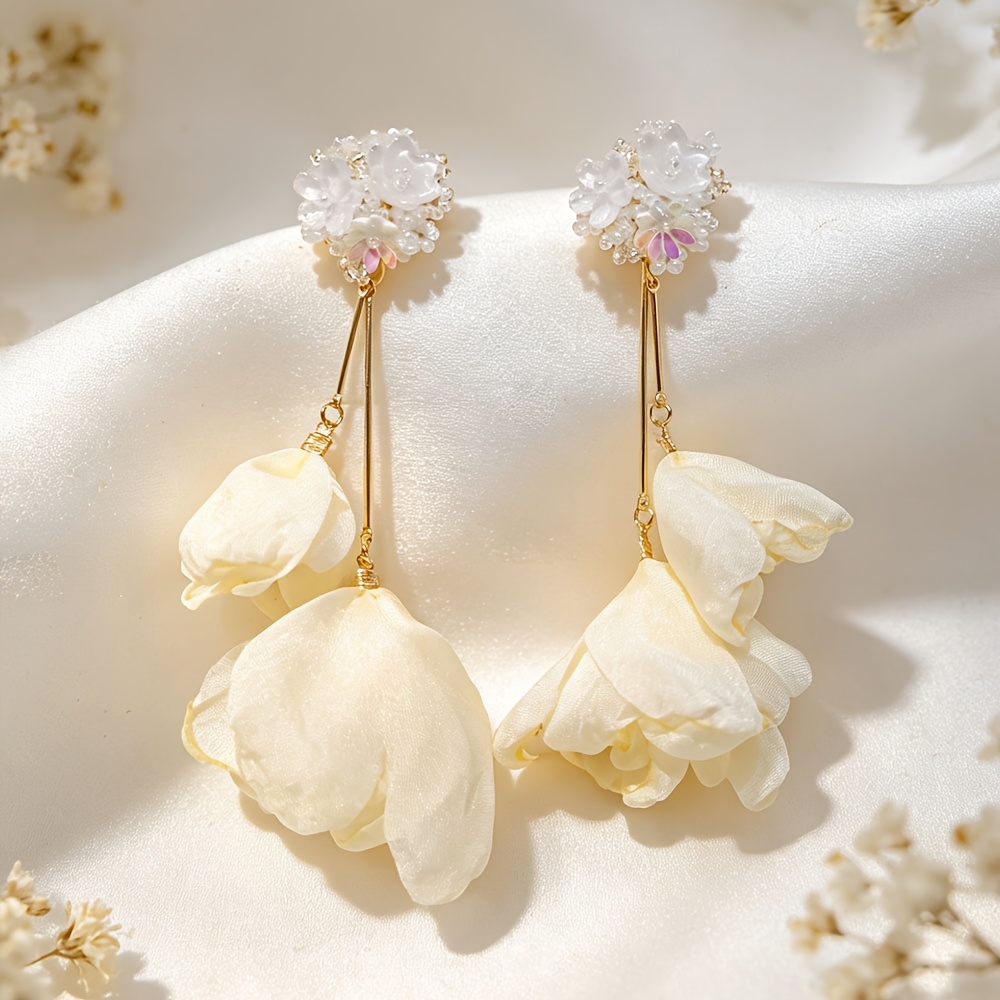 TEMU Pendientes de flores con cuentas y clip, sin perforación, pendientes largos con borla de de gasa, pendientes hechos a estilo vacacional para