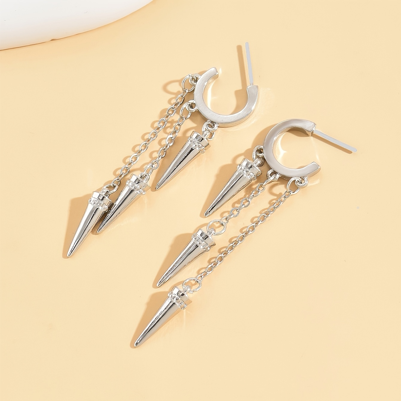 1 Pair Silvery Triangular Cone Vintage Premium Earrings