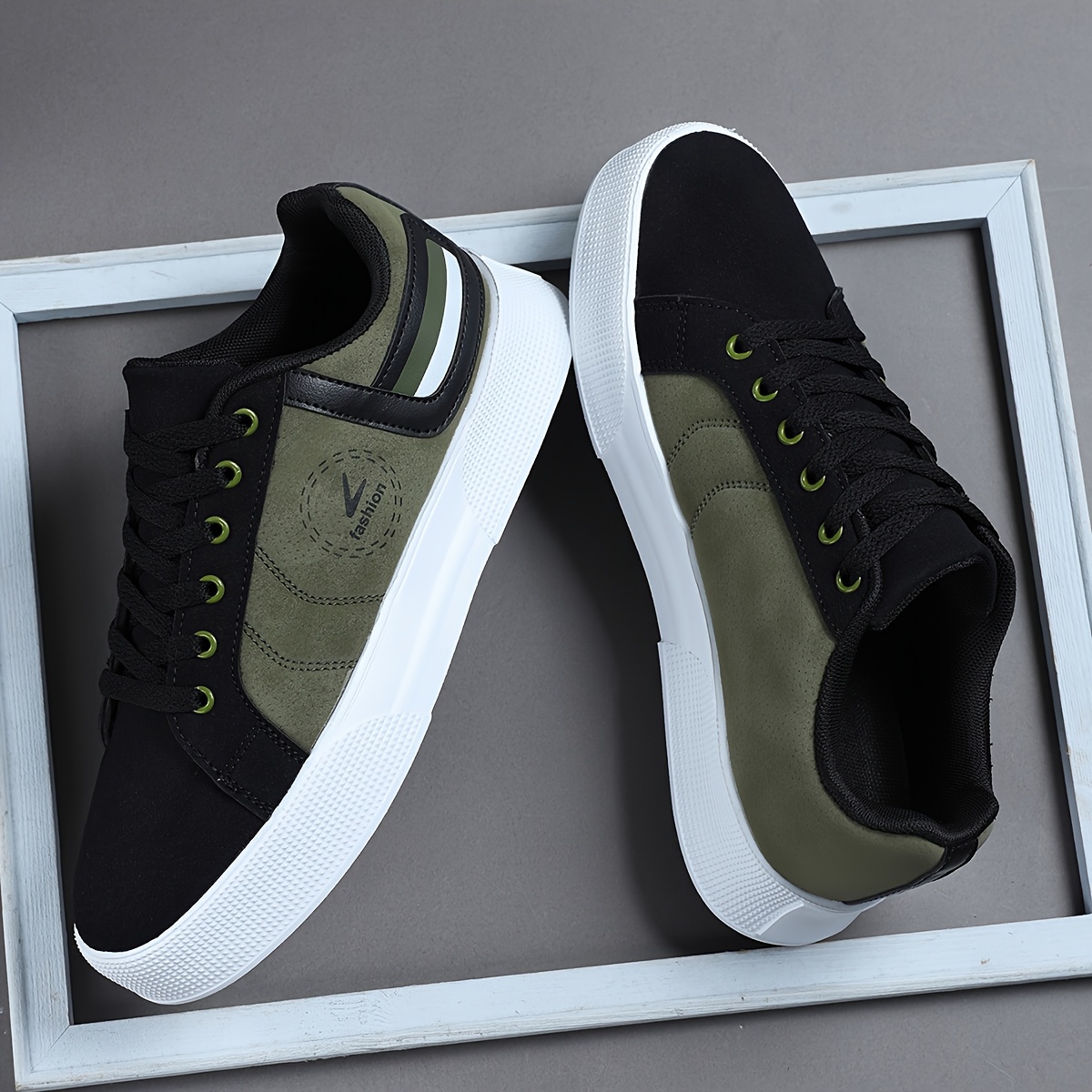 Baskets Homme Kaki Confort Chaussures de sport décontractées pour hommes, baskets basses à lacets, chaussures confortables avec un patchwork multicolore pour un style urbain
